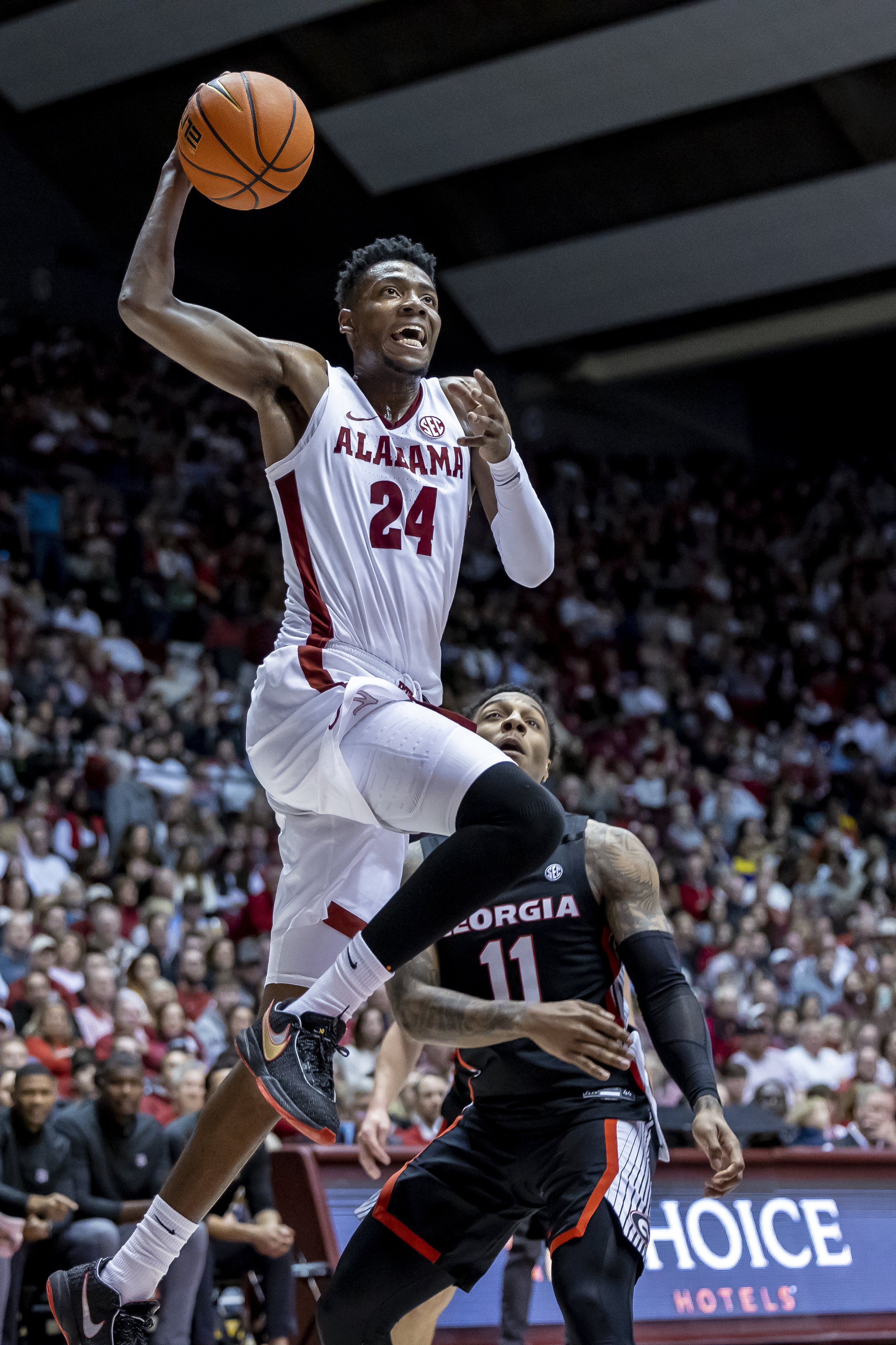 Alabama's Brandon Miller Named AP's SEC Player, Newcomer of Year