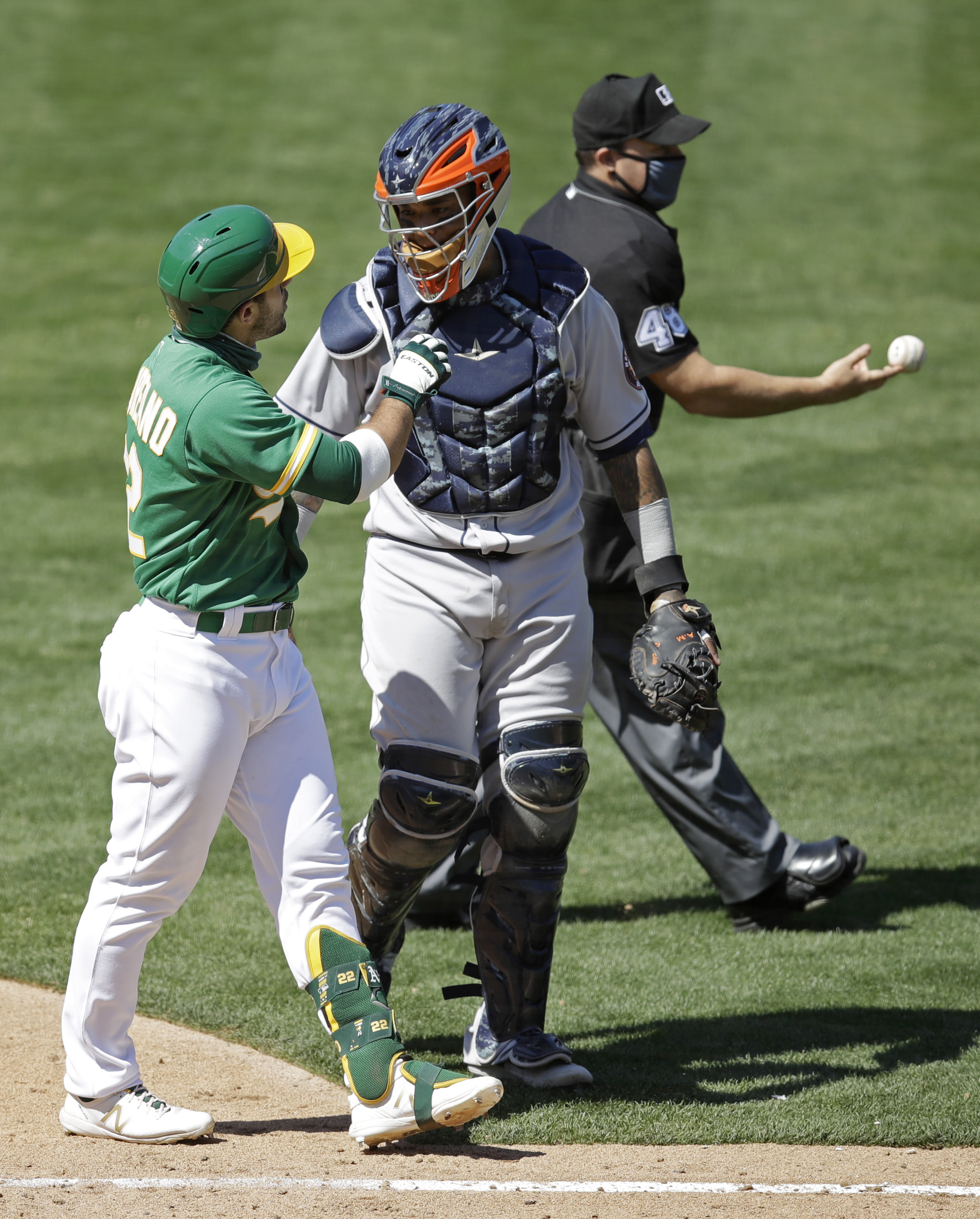 Astros coach Alex Cintrón still chirps at umps, but health scare has calmed  him - The Athletic