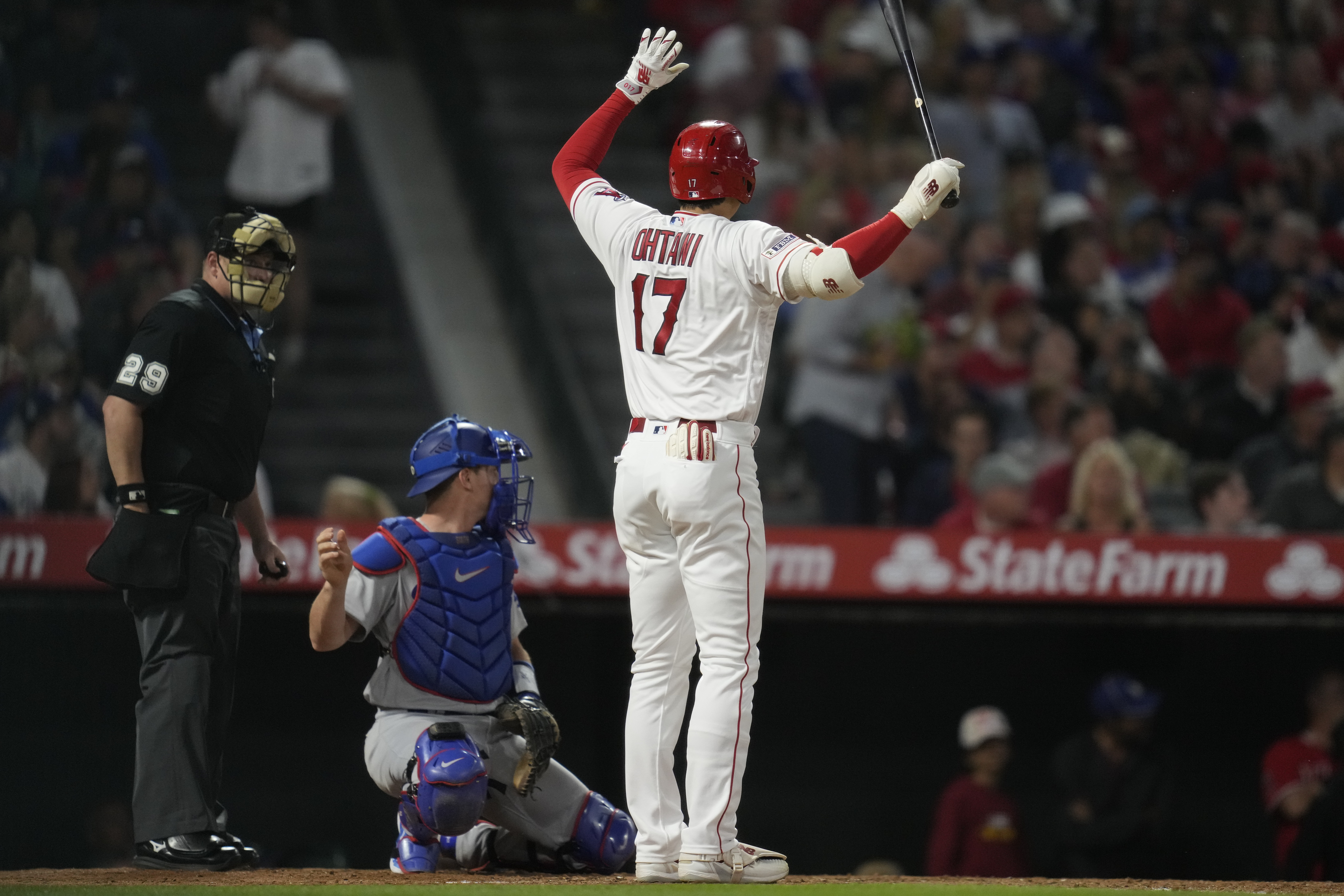 Kershaw deals, and Dodgers get 2 big breaks in 2-0 win over Angels