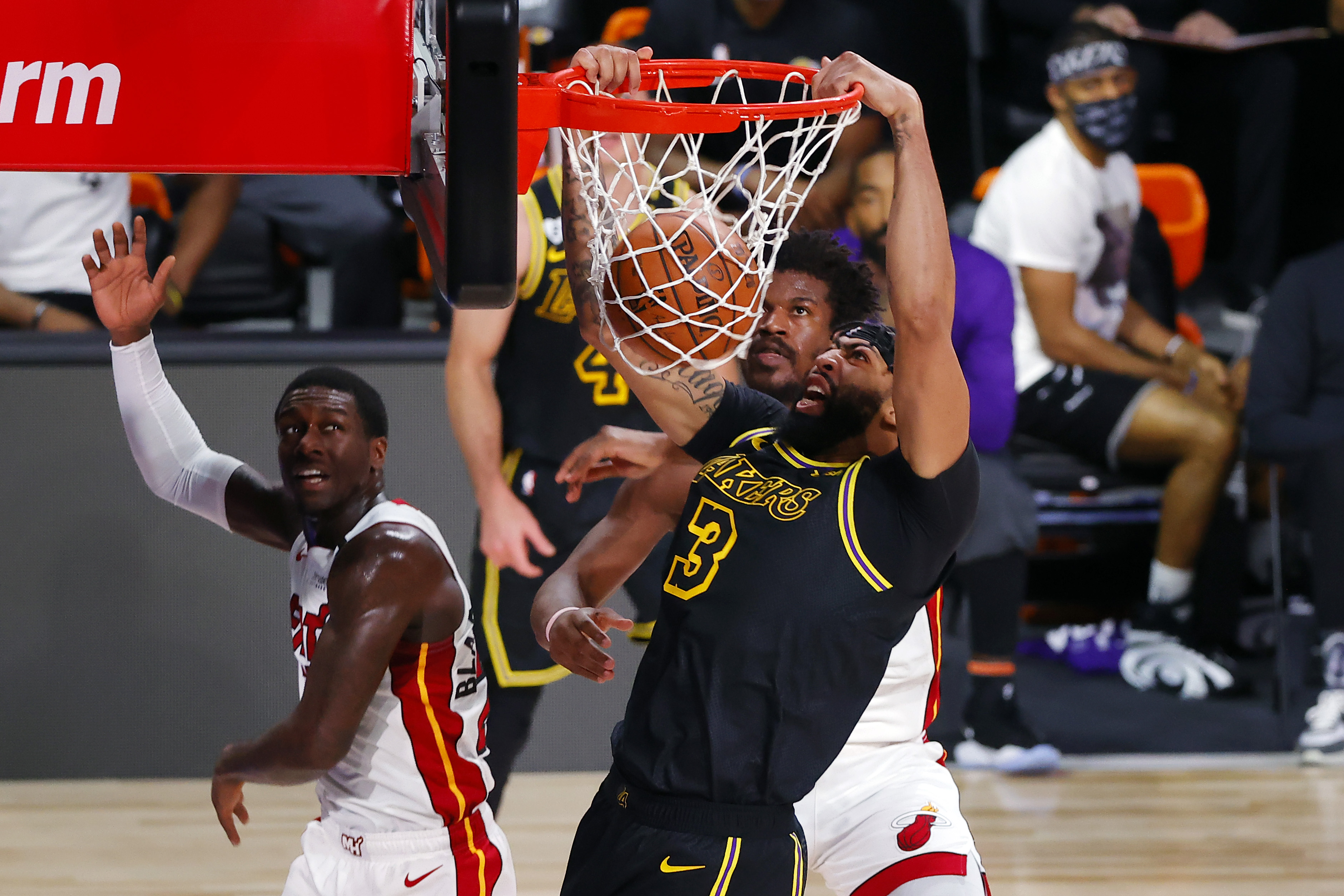 Lakers decide to wear 'Black Mamba' jerseys in Game 5 vs. Heat