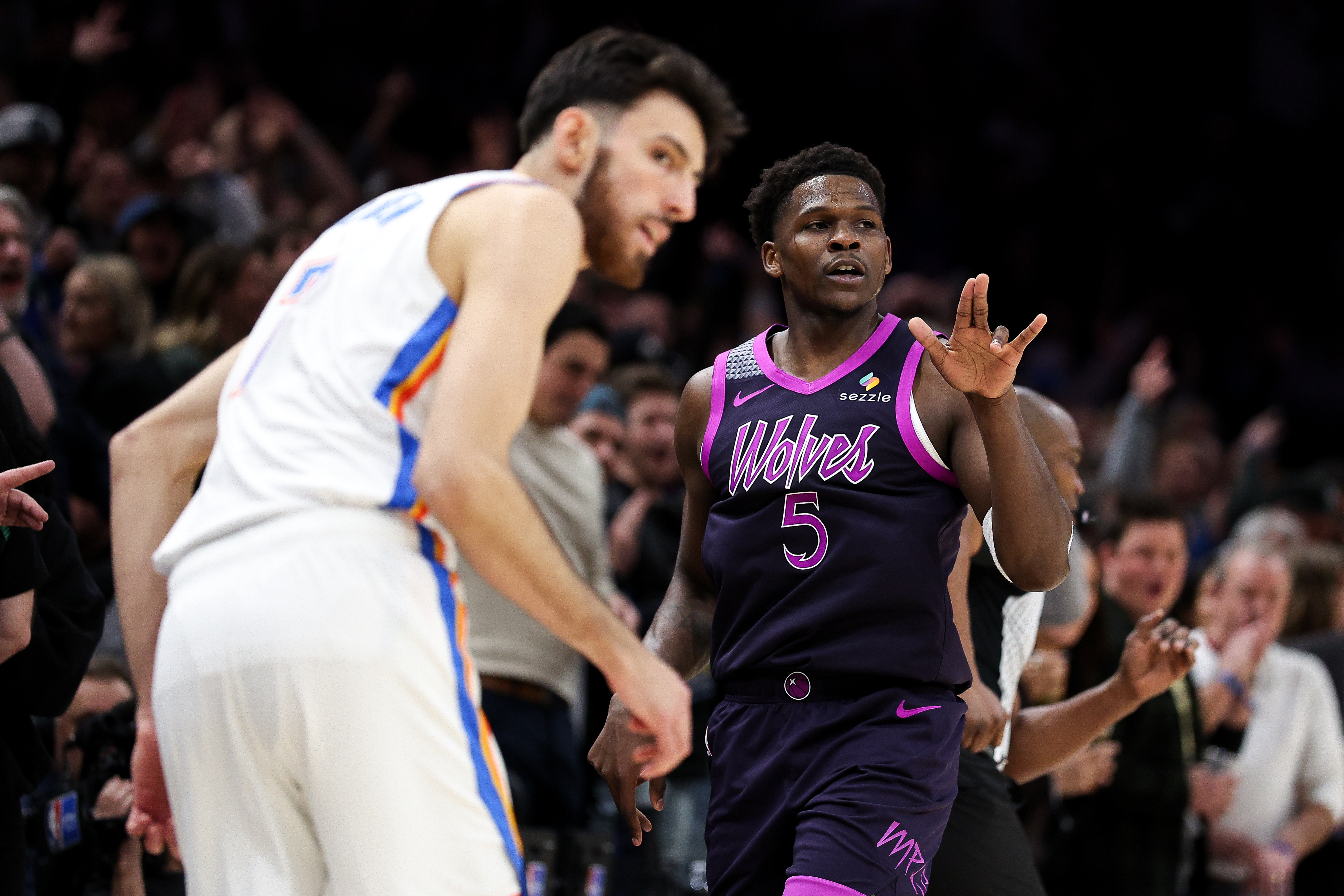 Anthony Edwards returns with a late flourish for the Timberwolves