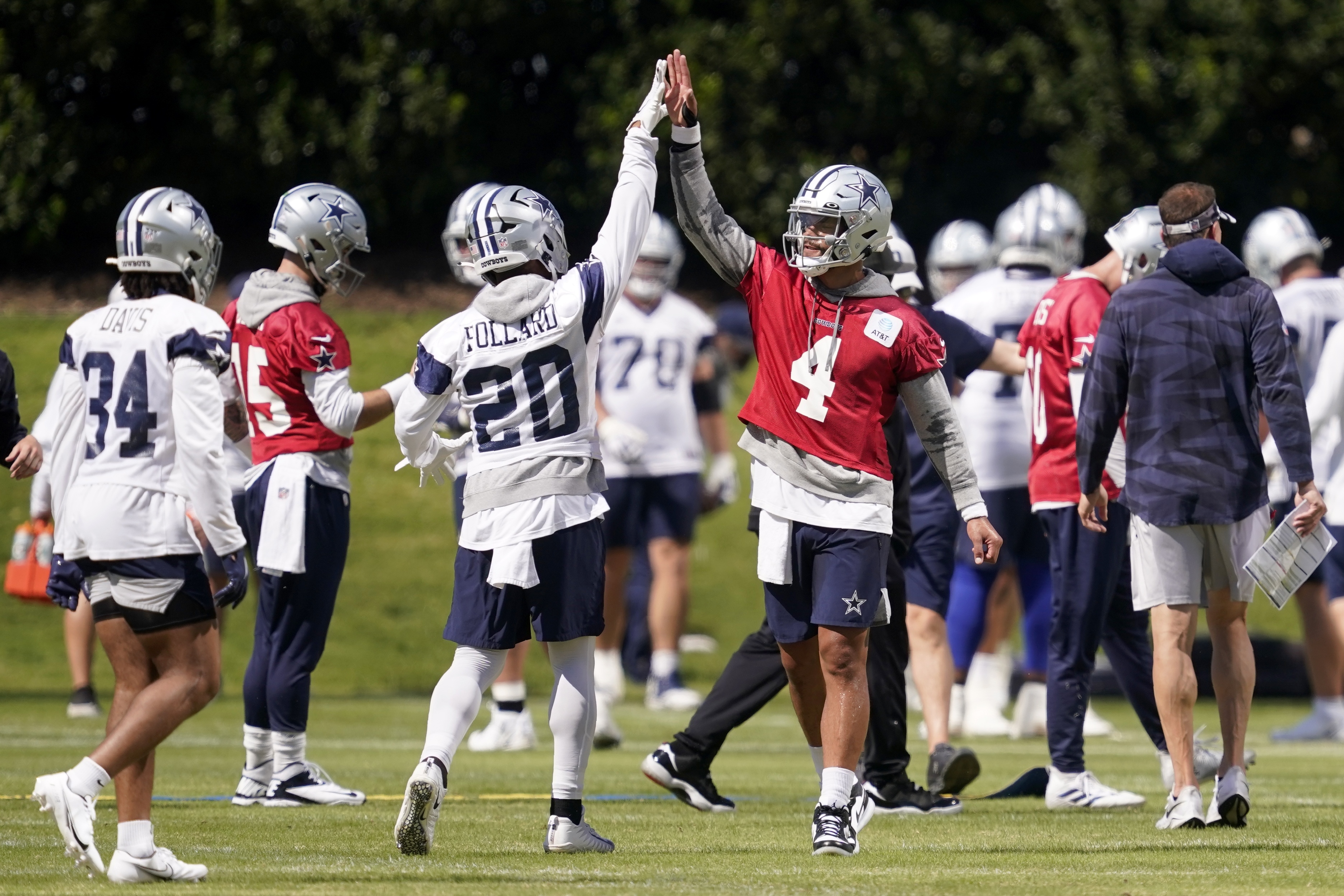 Micah Parsons Details “Frustrating” Night vs. Eagles