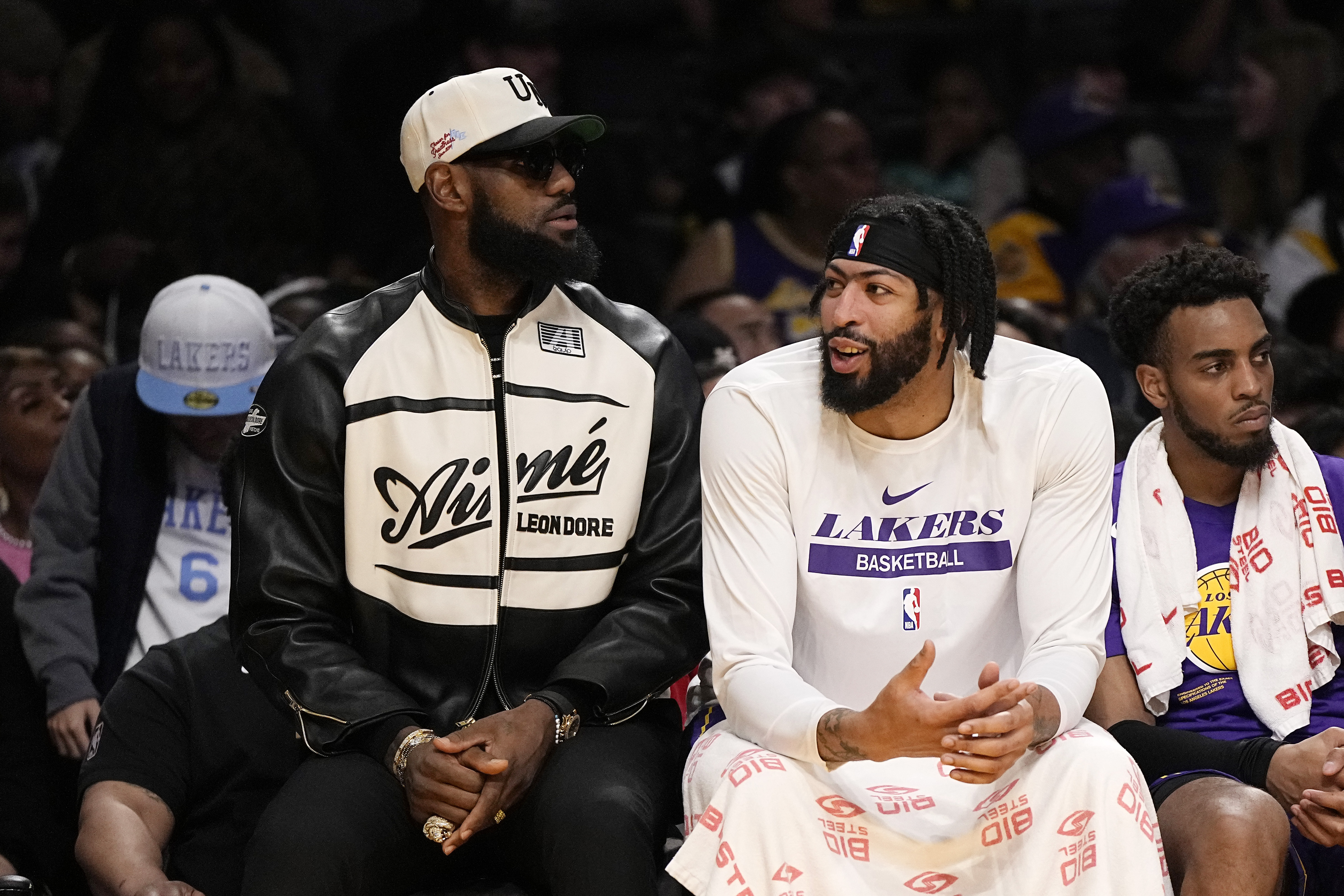 LeBron James returns for playoff push with Lakers