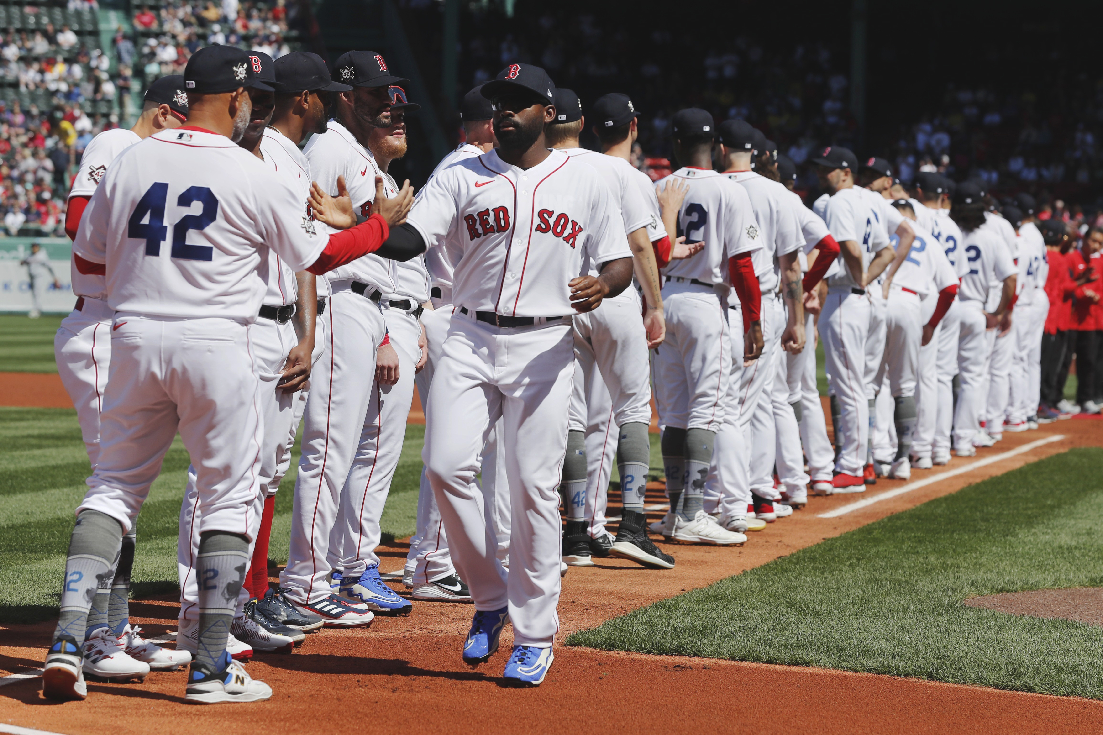 Joe Ryan strong, Twins' bats heat up in Boston's Fenway opener