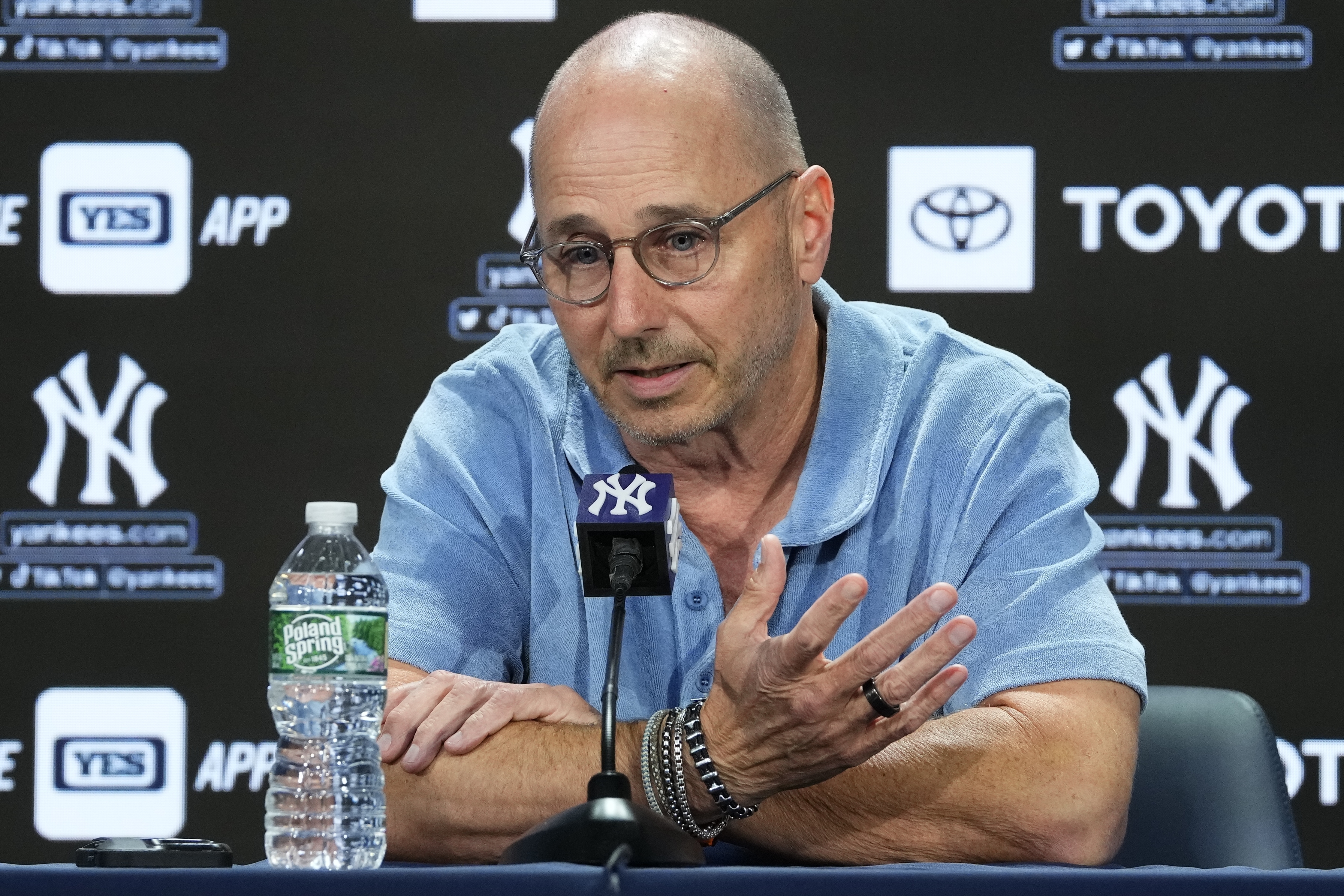 Yankees' Brian Cashman voices support for manager Aaron Boone as