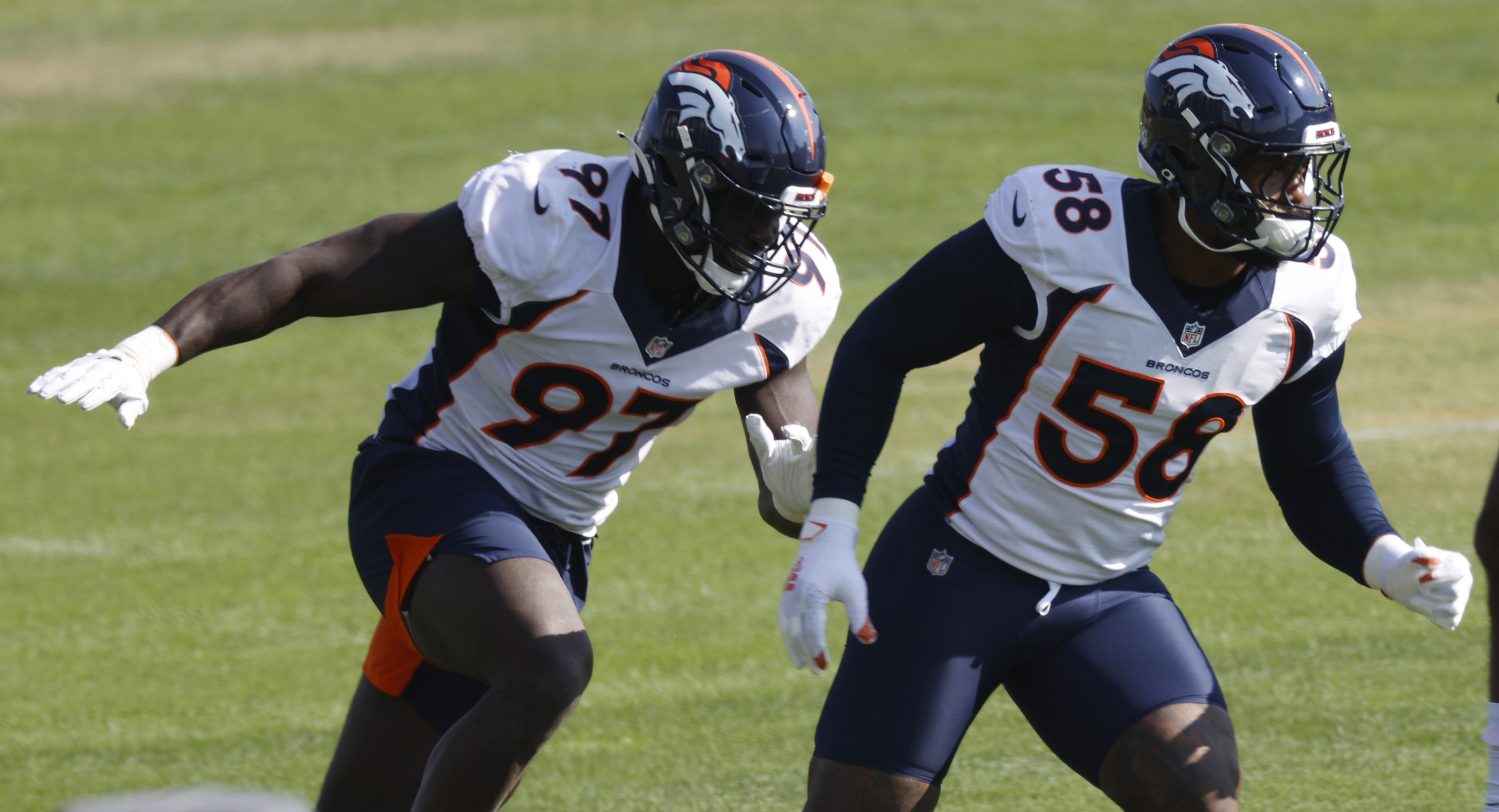 AP Source: Broncos Star Von Miller Sustains Serious Ankle Injury