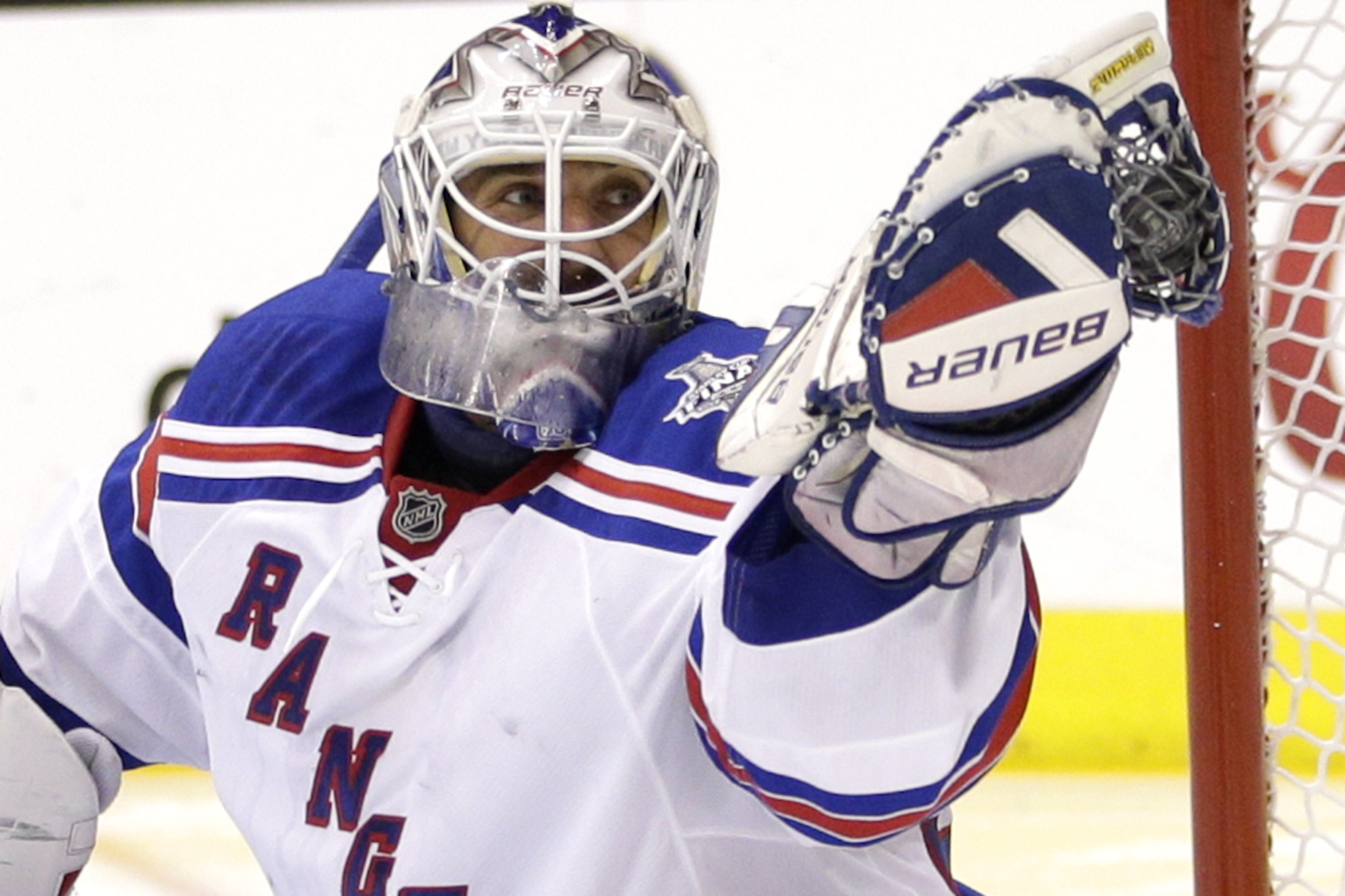 The Henrik Lundqvist Blog: Henrik Lundqvist Won't Change The Size of His  Pads For The Olympics