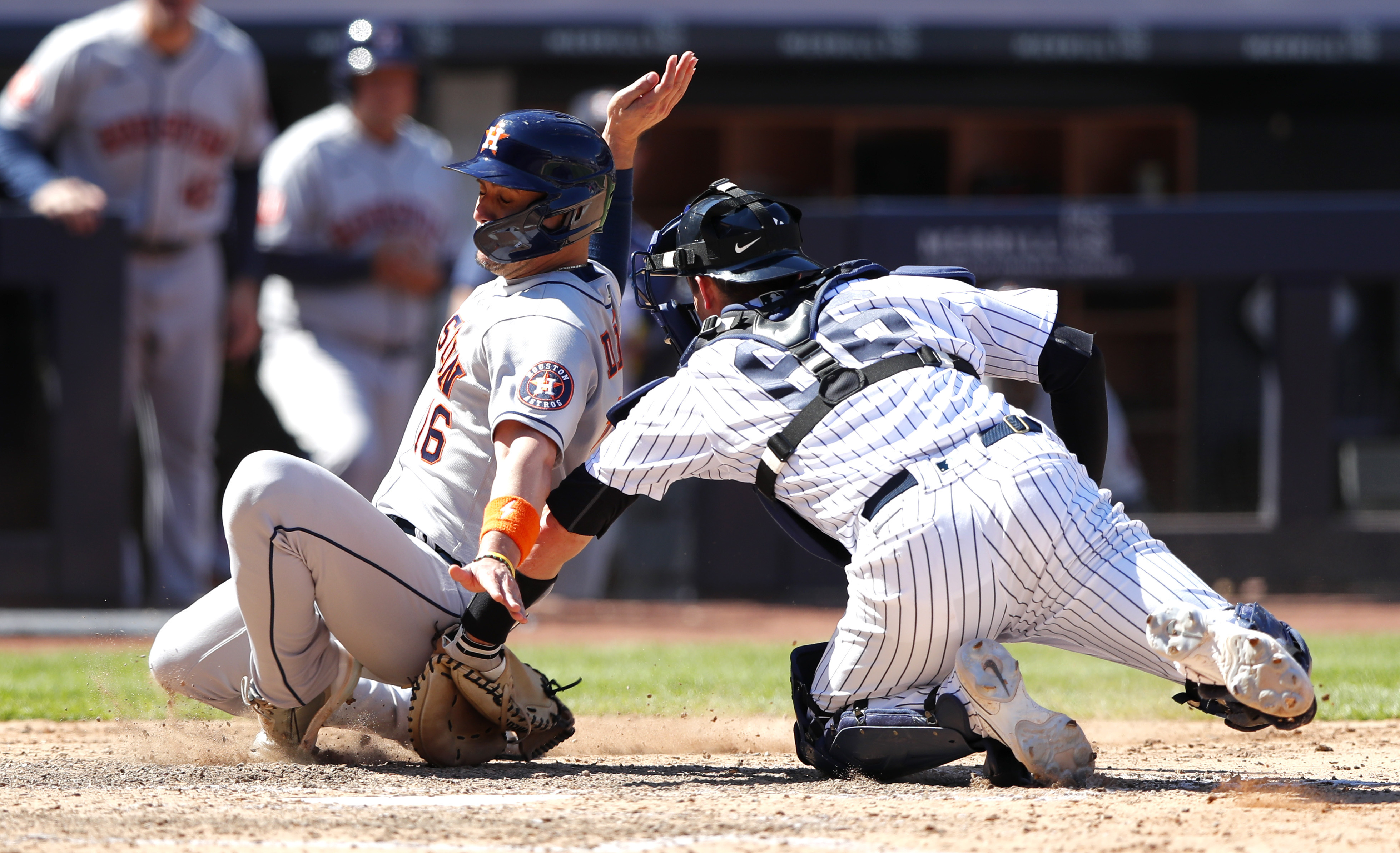 Astros' Javier, bullpen combine to no-hit Yankees in 3-0 win - The Columbian