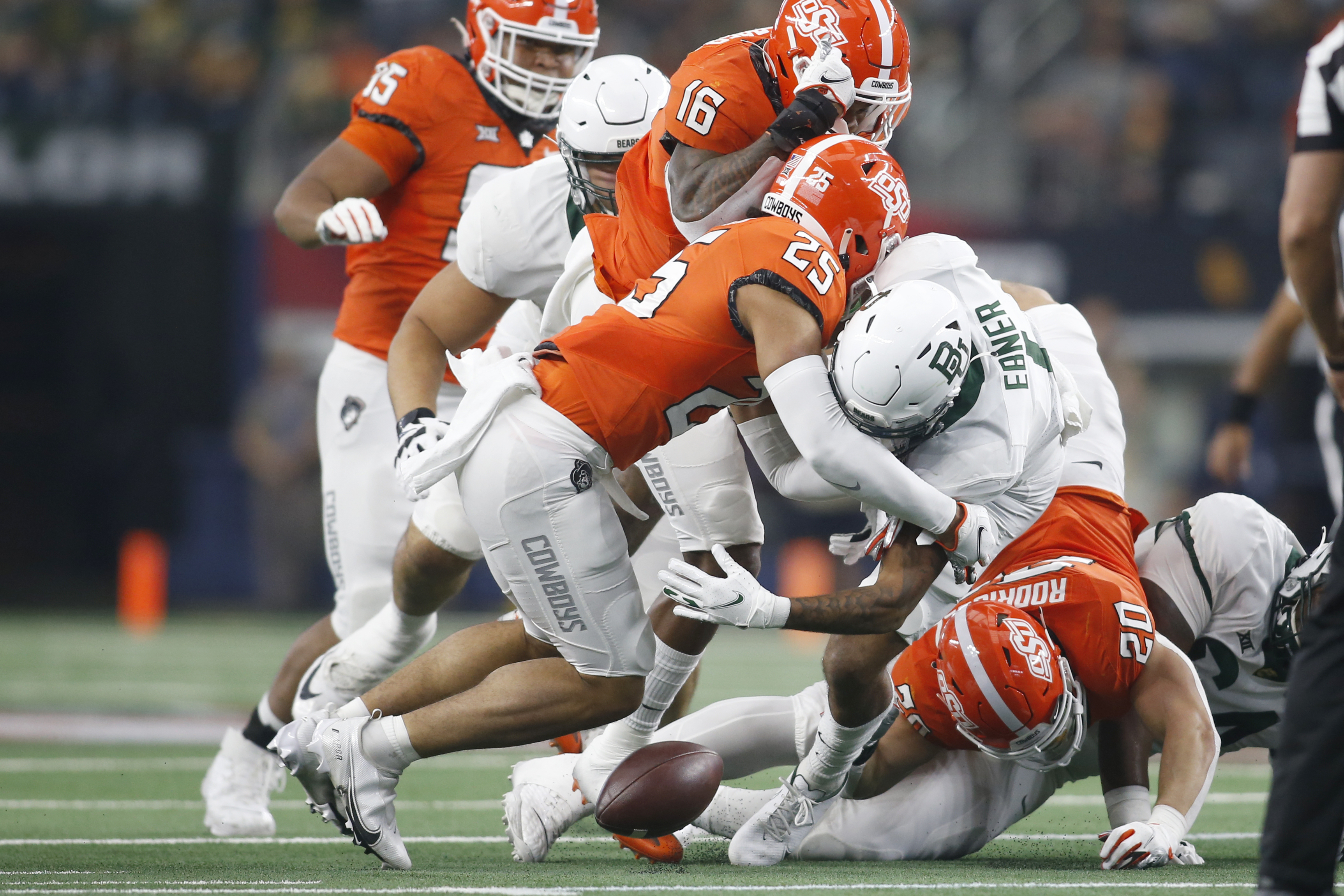 Baylor running back Trestan Ebner (1) leaps into the end zone