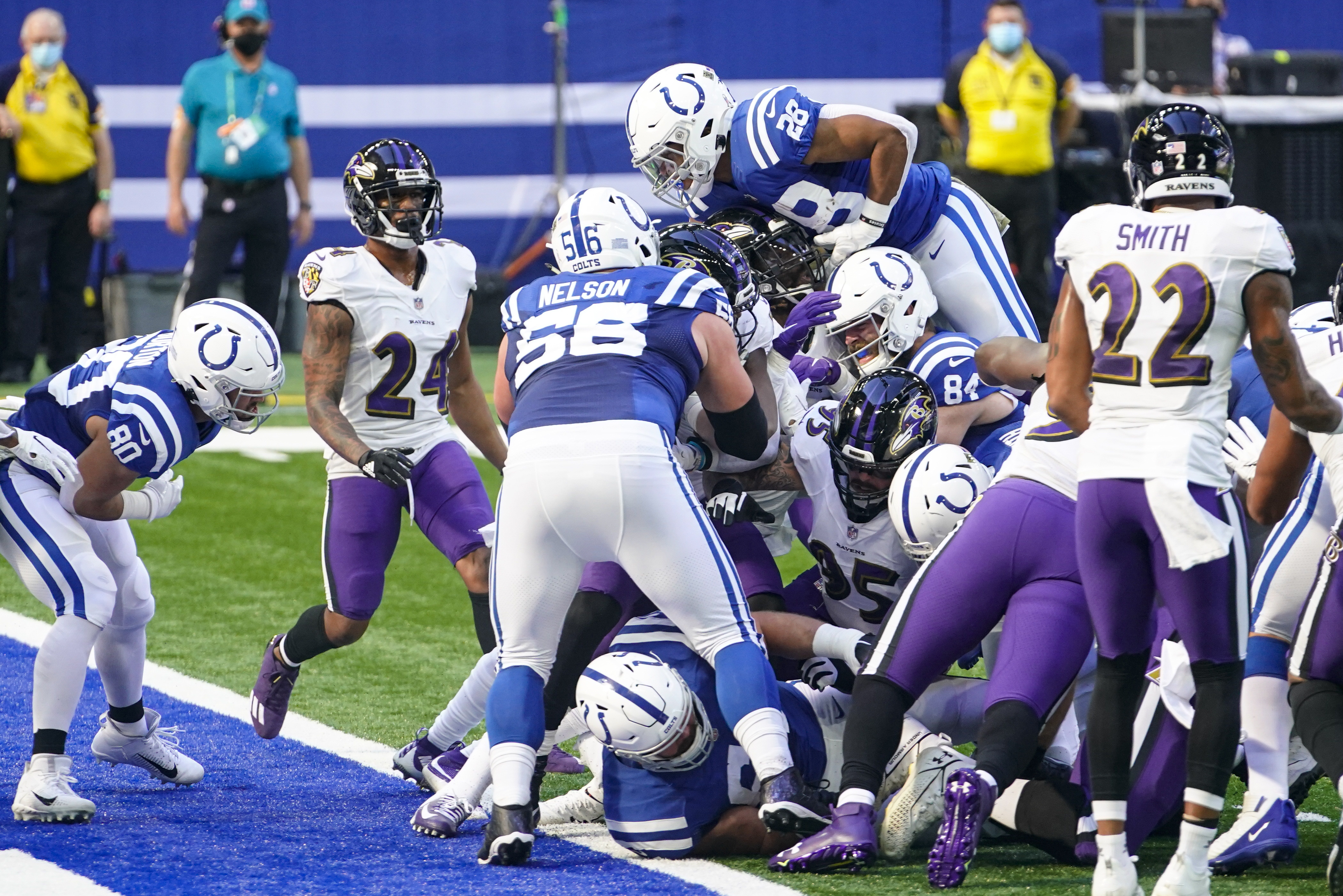 Ravens DE Calais Campbell leaves game vs. Colts with calf strain; John  Harbaugh says it's 'not serious'