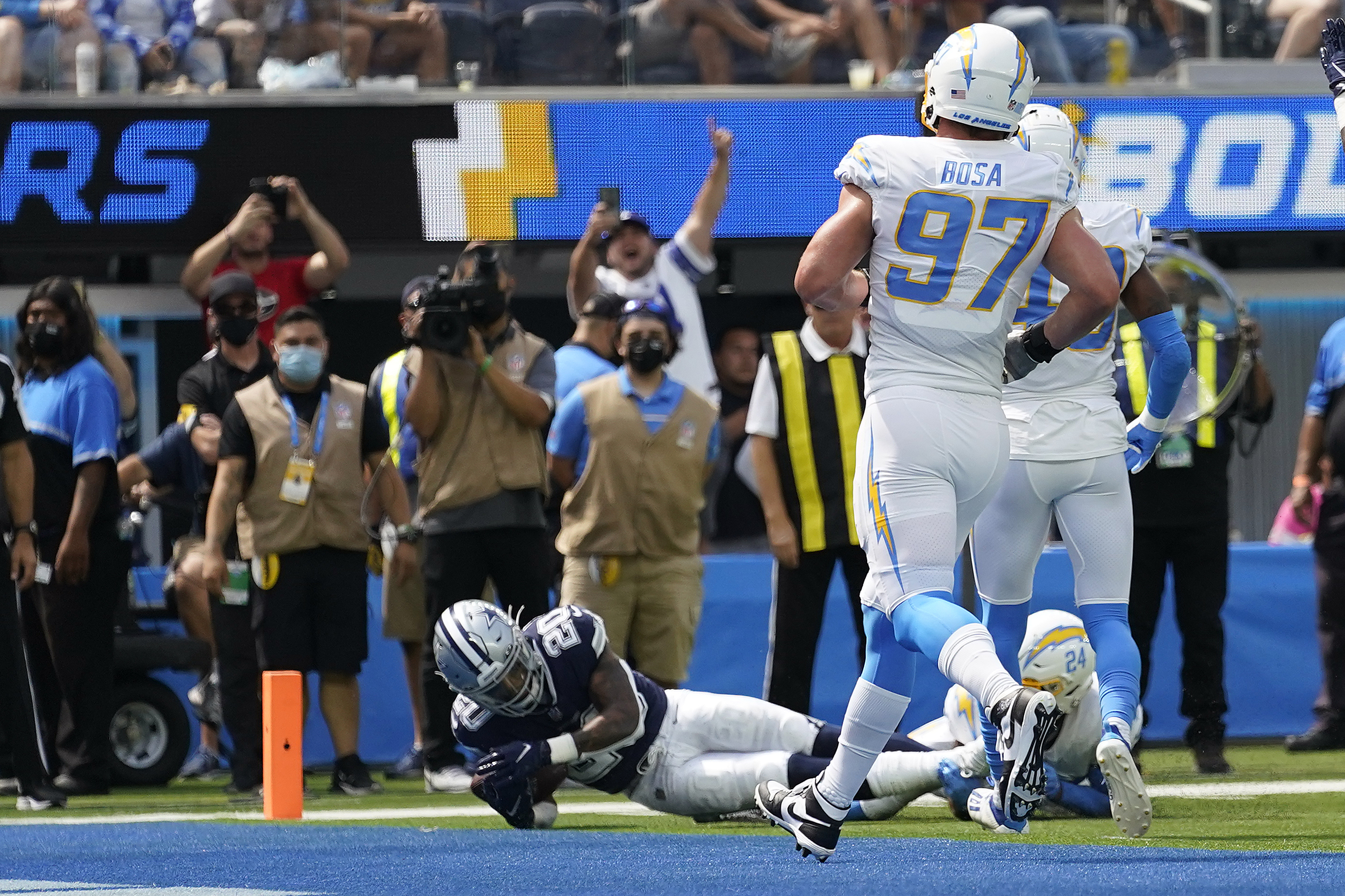 Greg Zuerlein's 56-yard field goal lifts Cowboys over Chargers