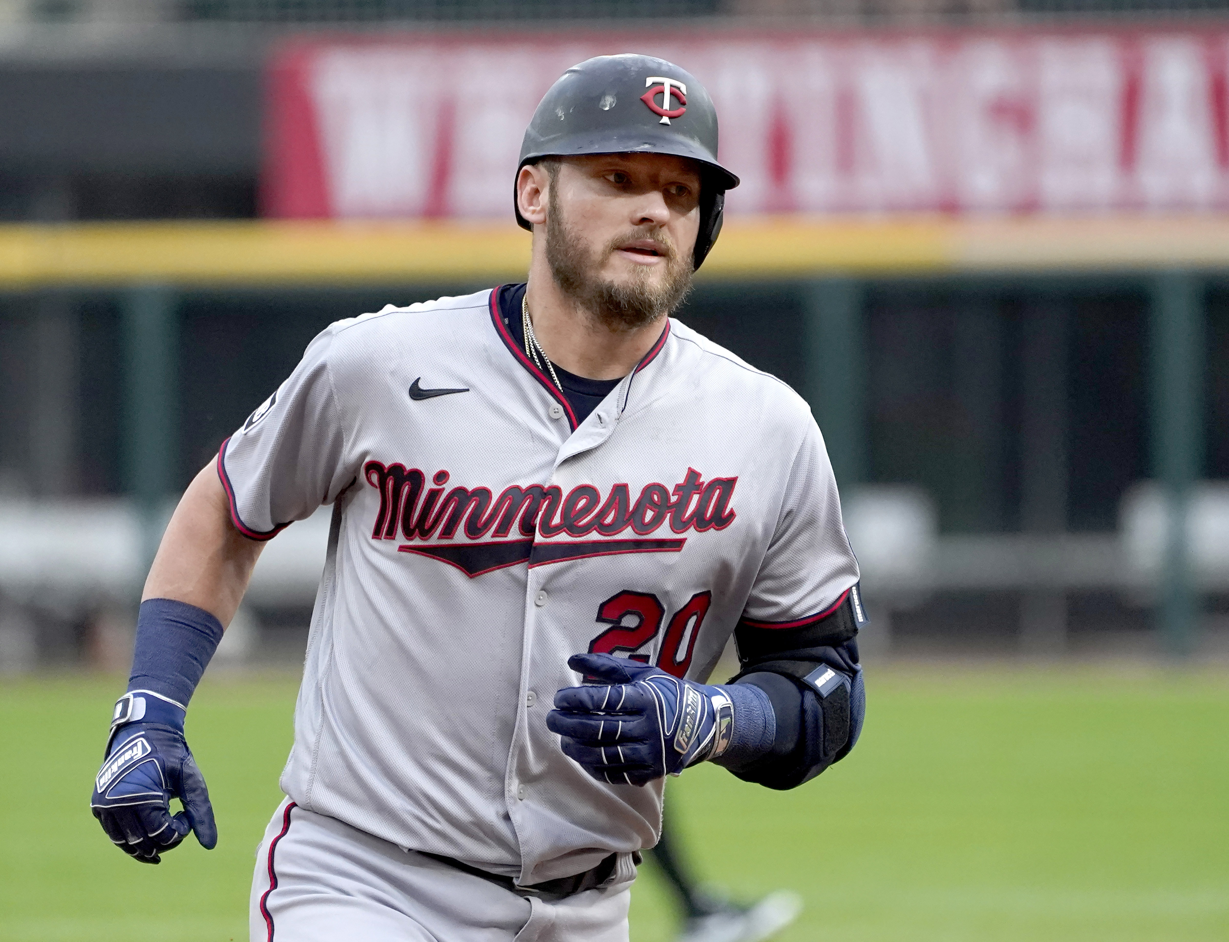 Twins place Josh Donaldson on IL with strained hamstring