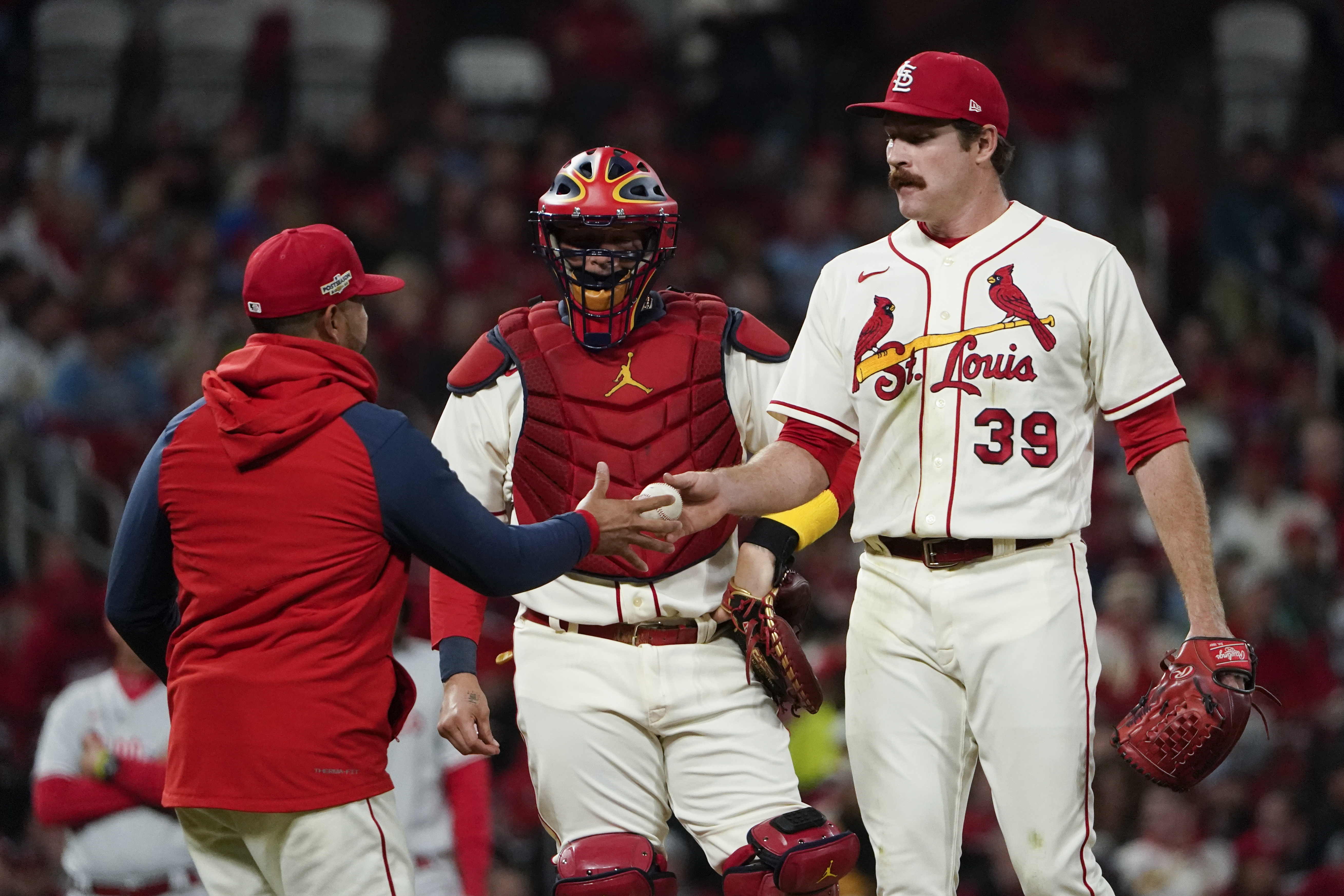 Cardinals face future without Pujols, Molina wearing red
