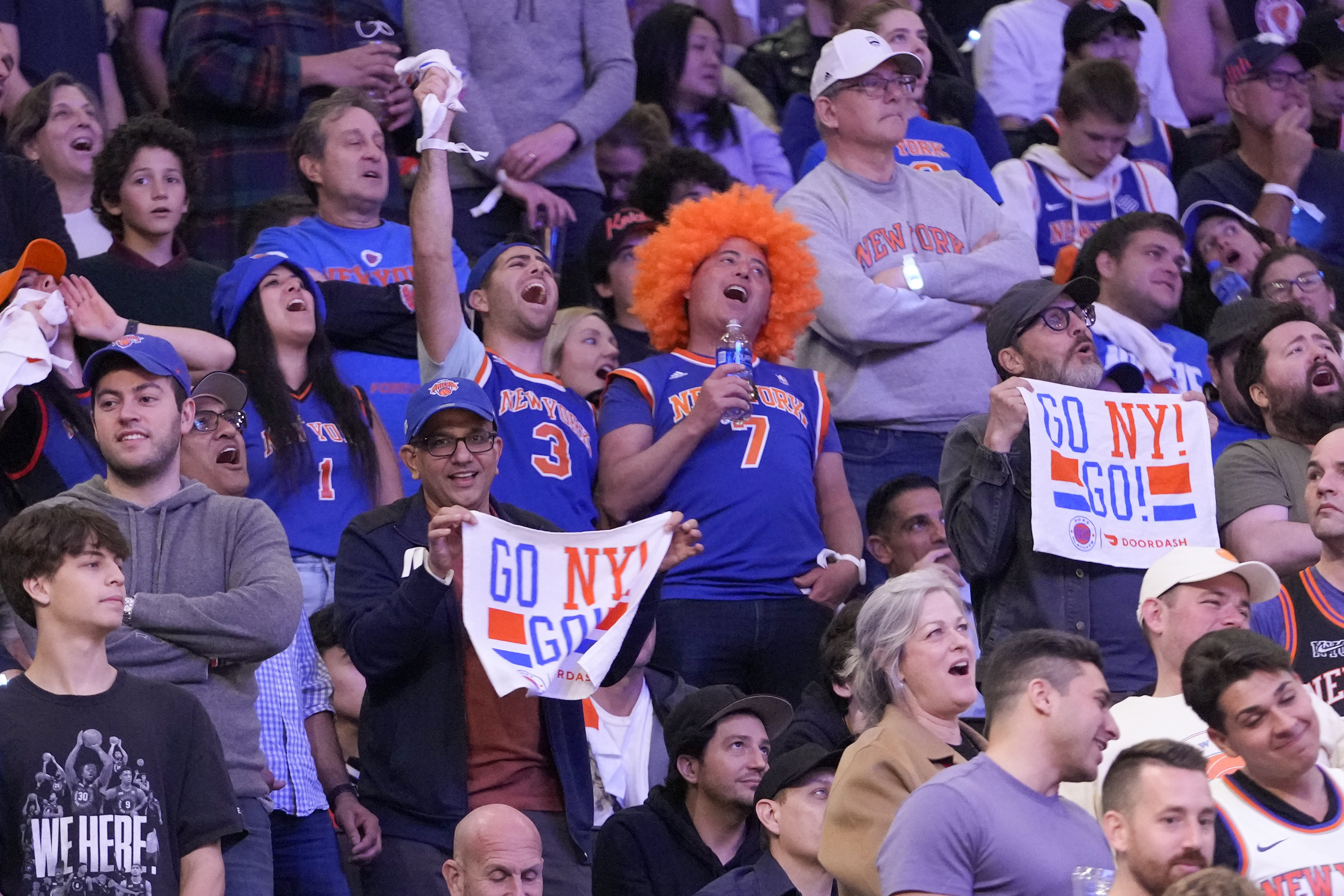 Spike Lee Offering Fans Chance to Sit Courtside at Knicks Game for