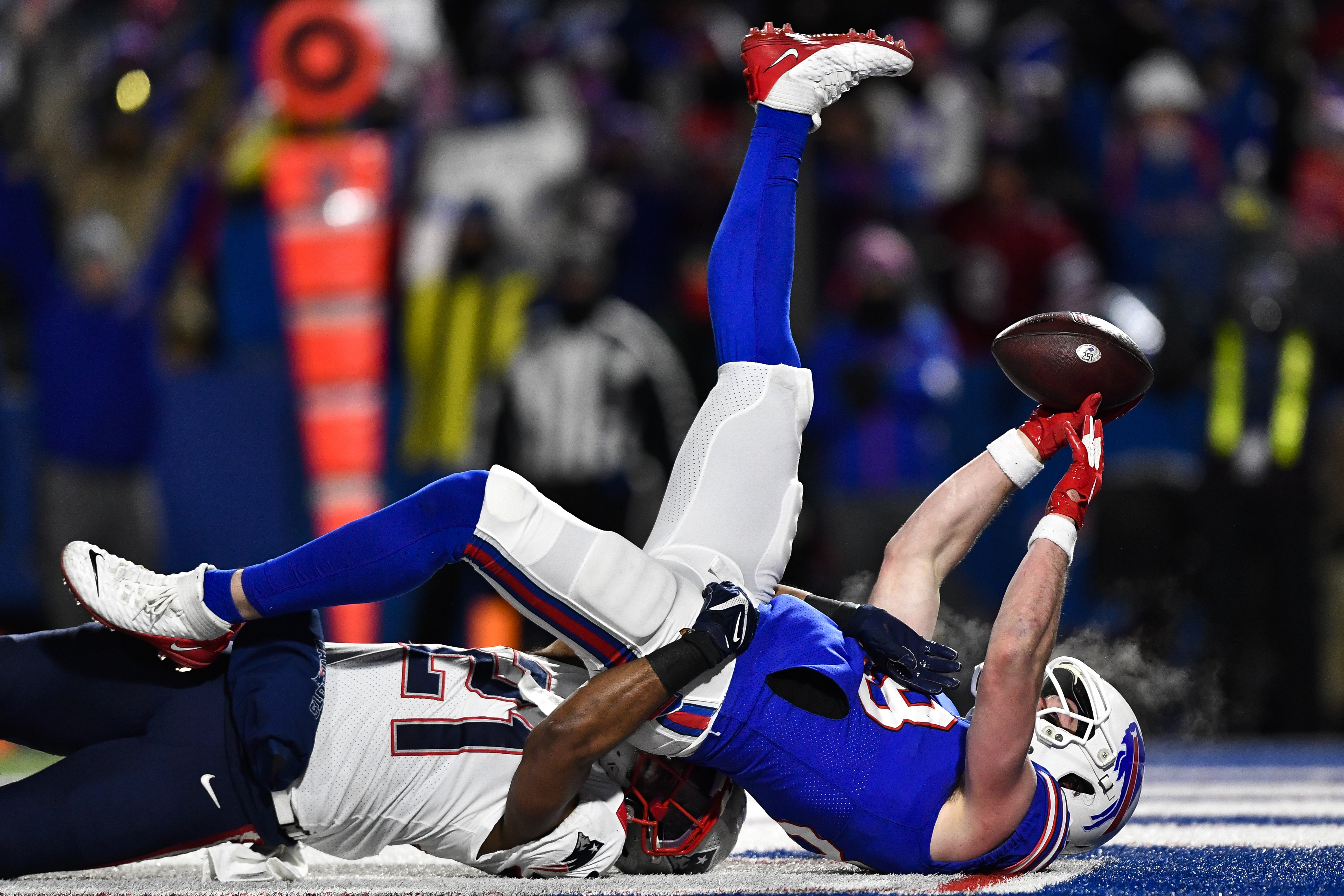 Josh Allens throws 5 TDs as Bills throttle Patriots, 47-17