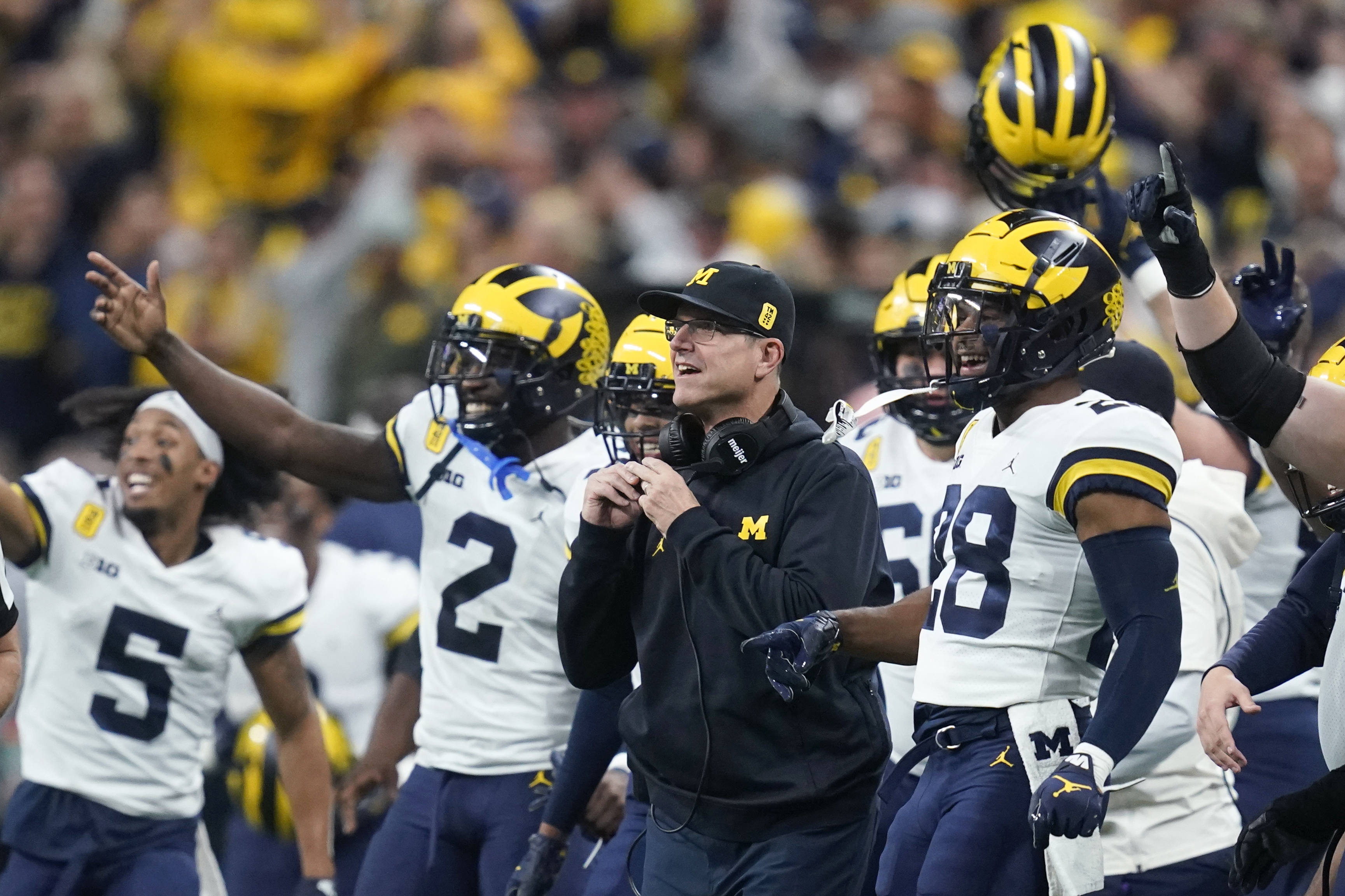 Michigan's Aidan Hutchinson wins Lombardi Award