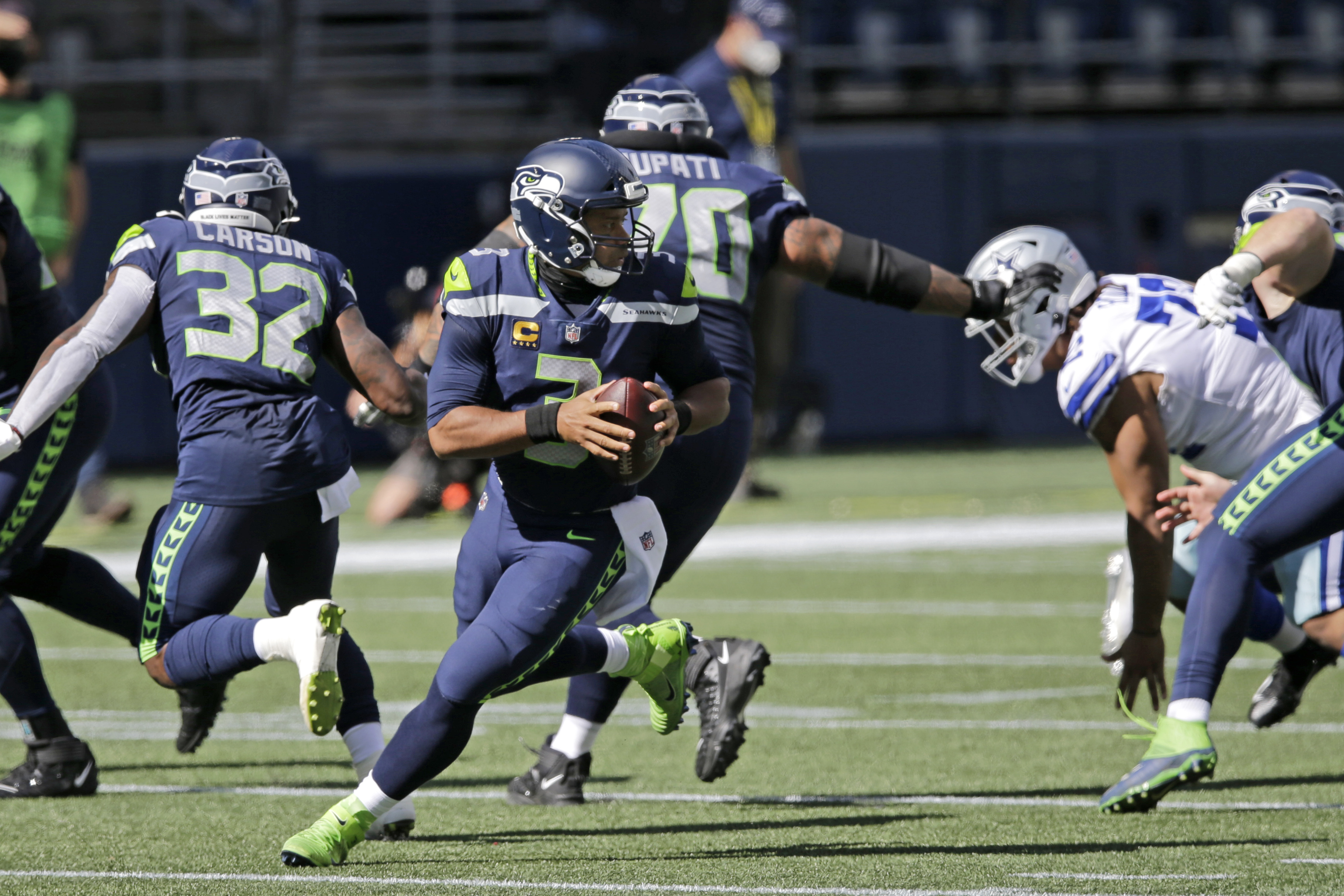 Seahawks defensive tackle Jarran Reed leaves game vs. Eagles with sprained  ankle