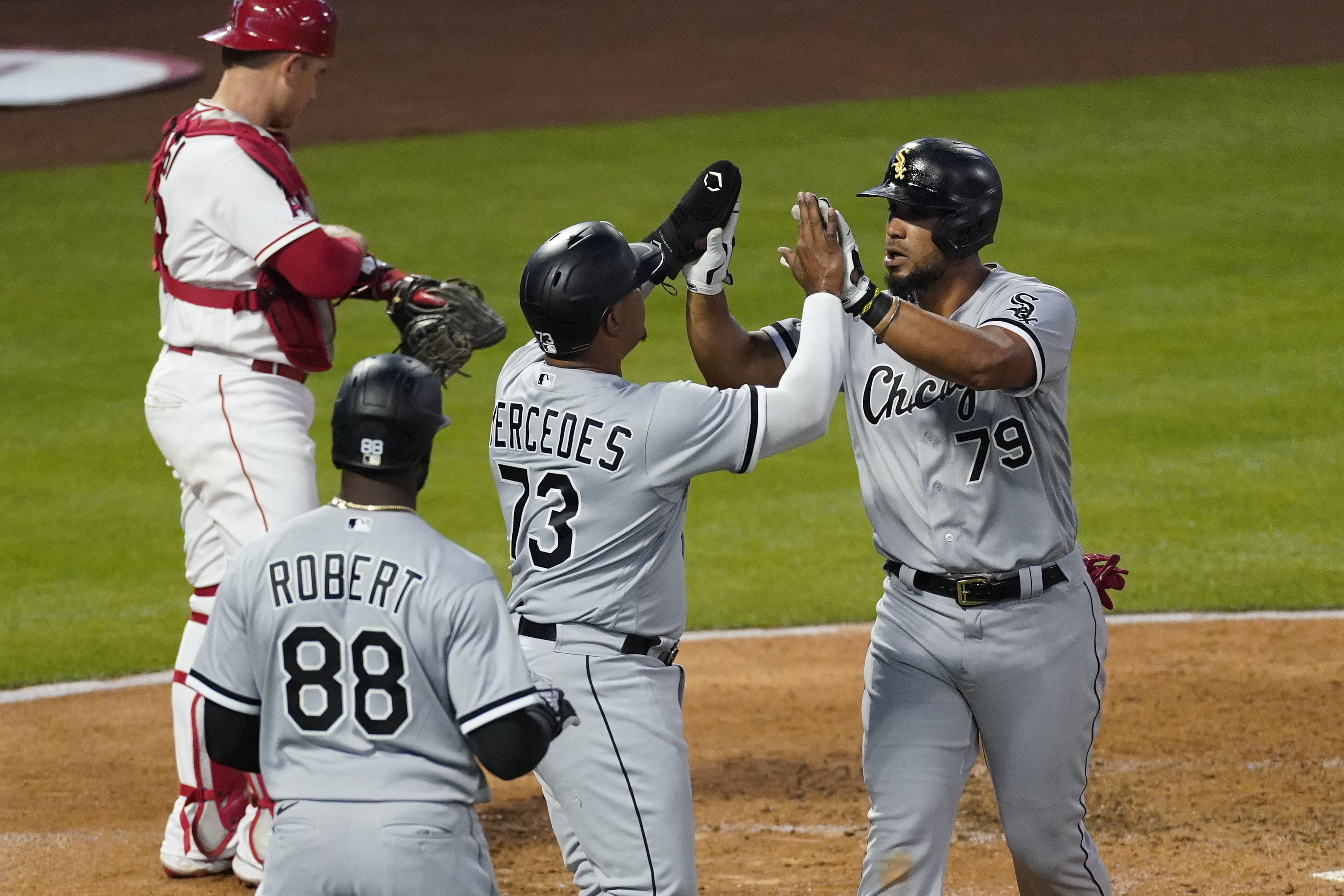 Walk off home run gives White Sox edge over Yankees at Field of Dreams MLB  game