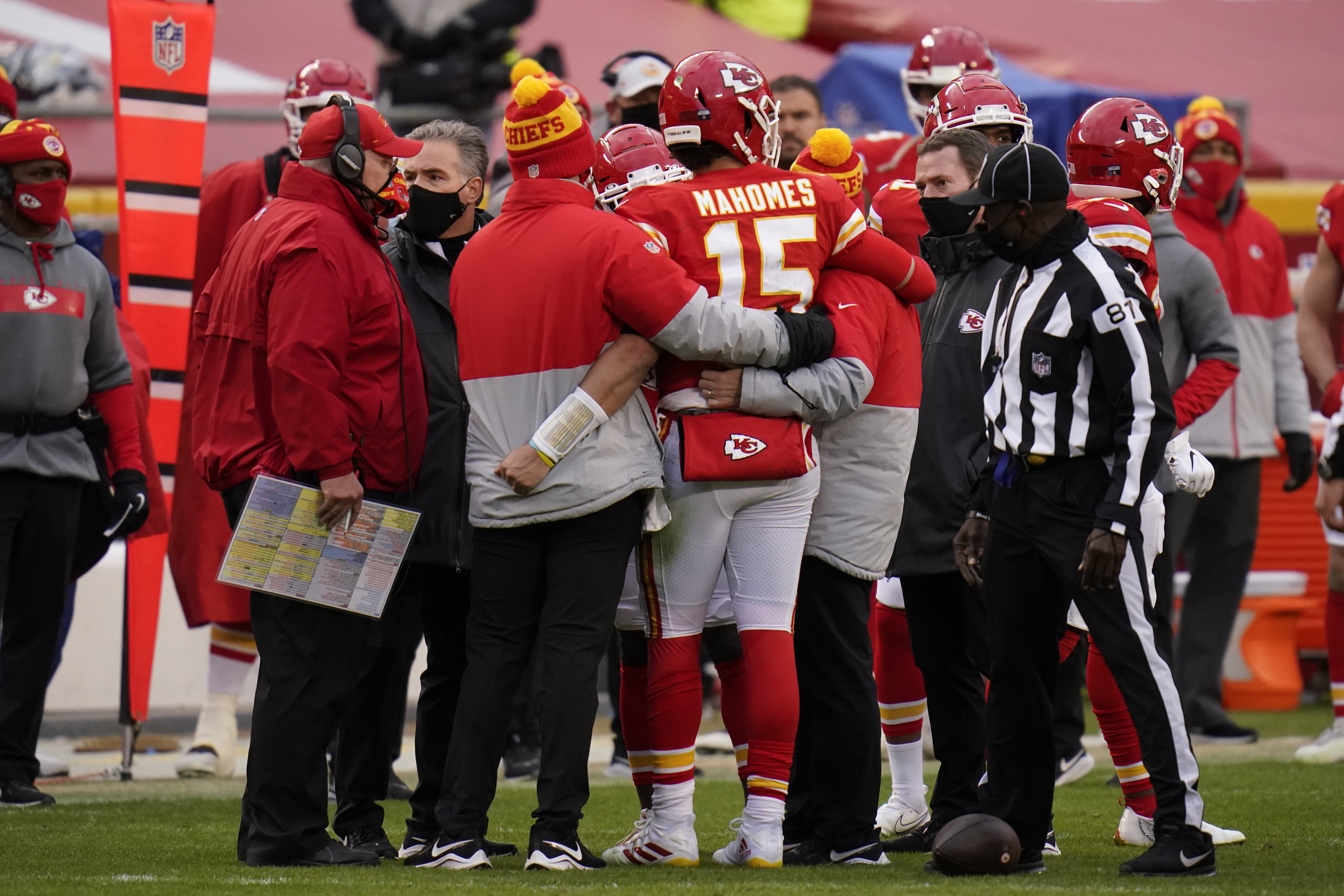 Sean McDermott, Stefon Diggs explain sideline chat during Browns game