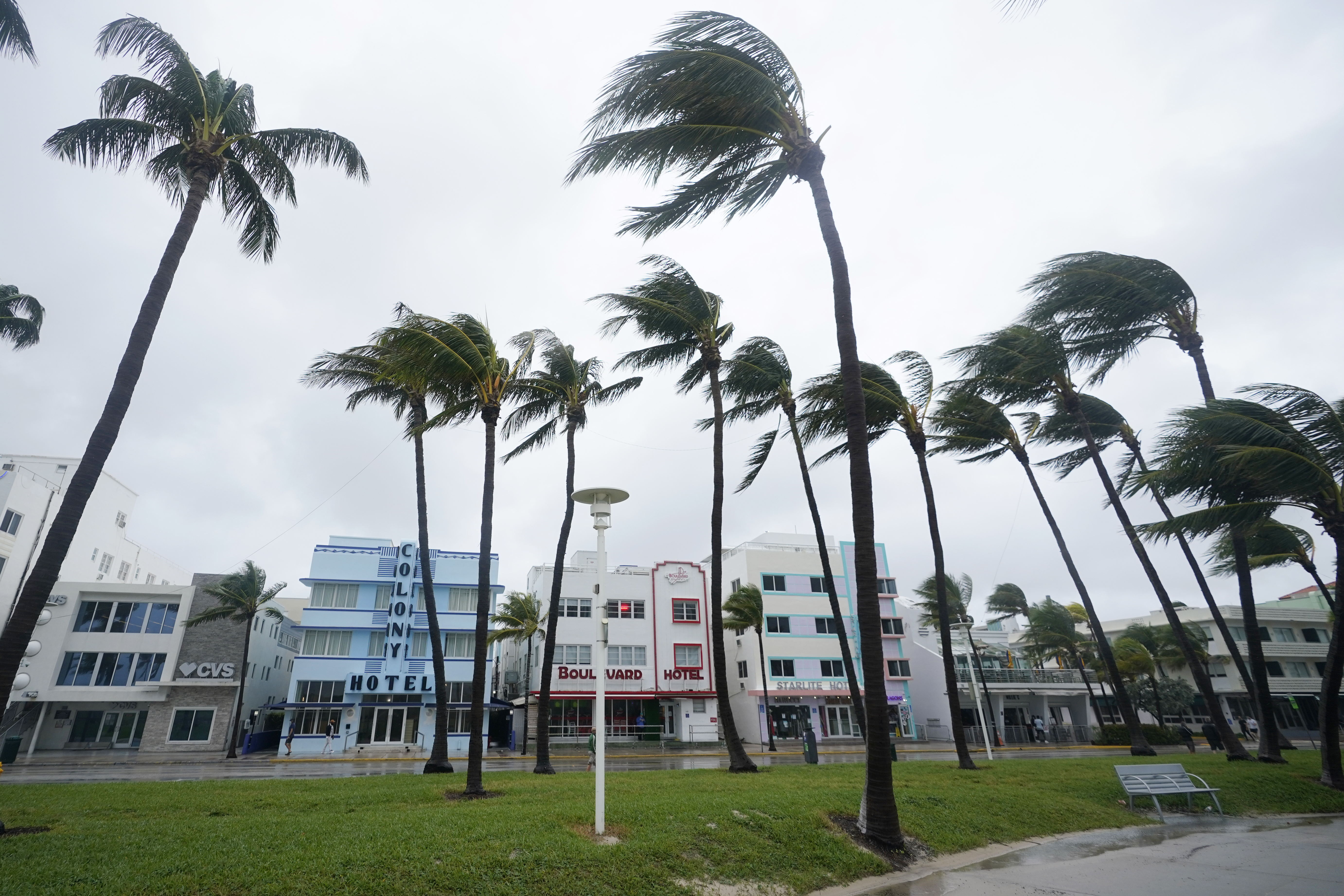 12 safety tips on operating a generator after a storm in Florida