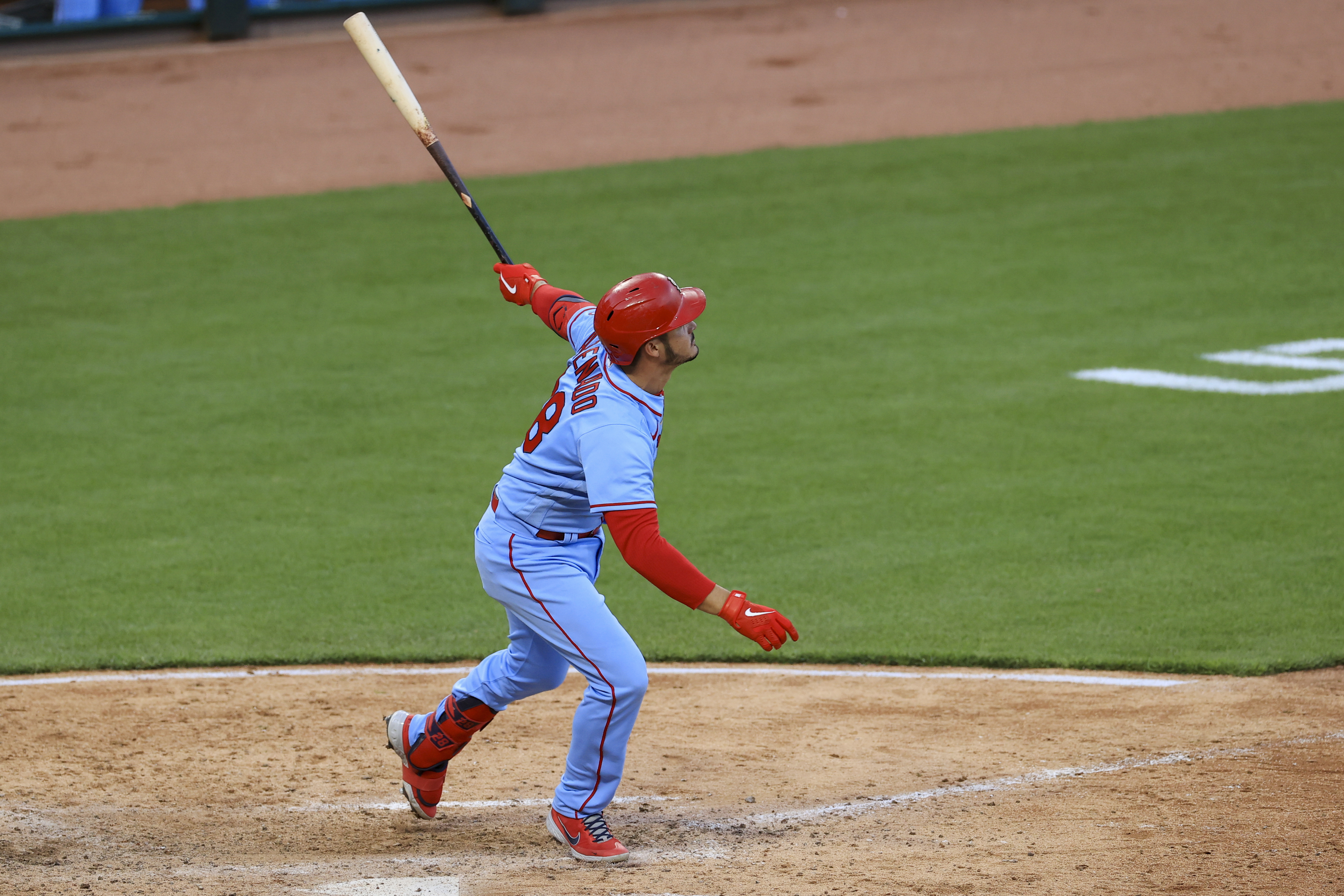 Reds, Cardinals scrap at plate and outfield; Nick Castellanos tossed