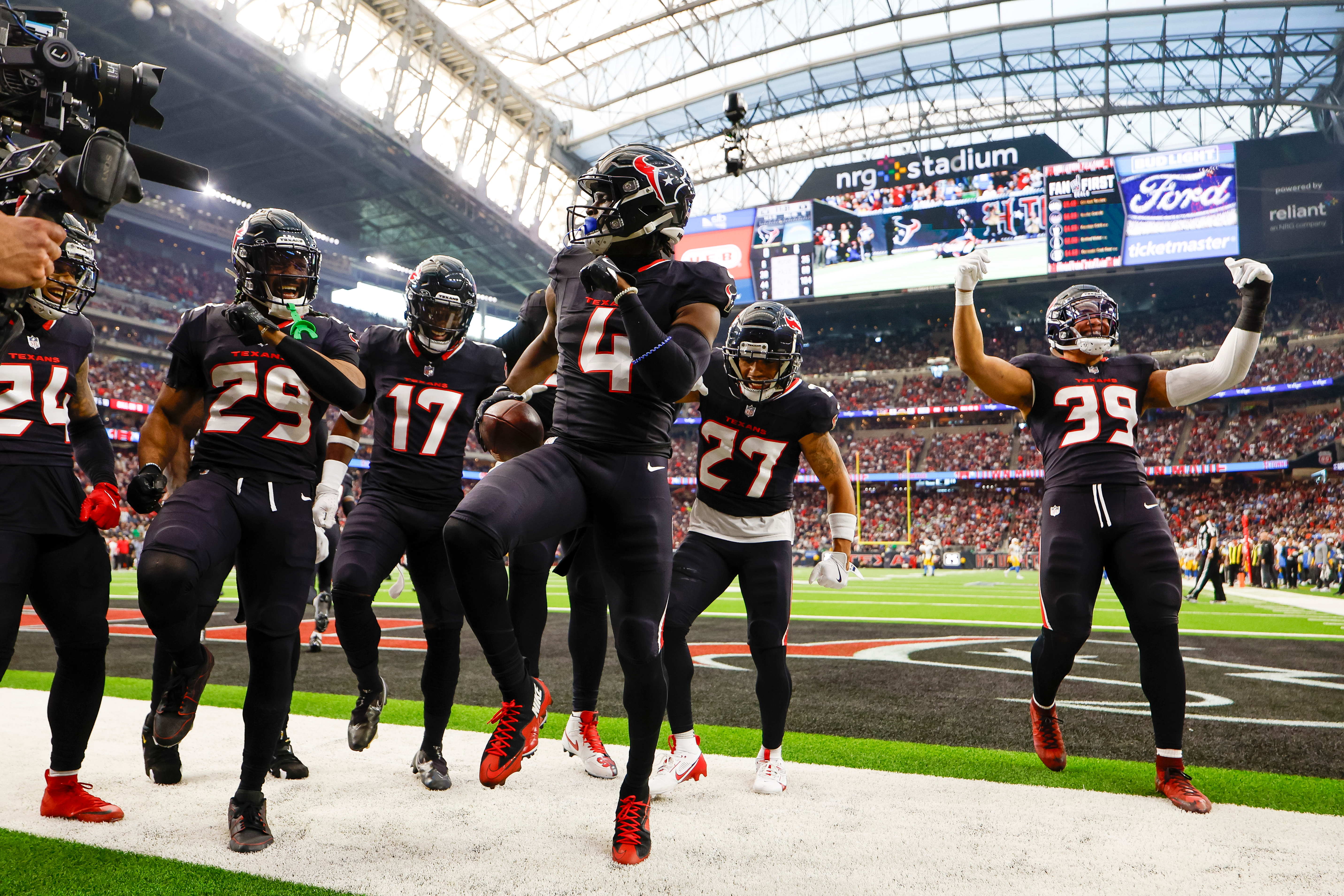 How 'hard-nosed' Texans corner Kamari Lassiter, 'The Locksmith,' put  Chargers in deep freeze with 'cold' performance