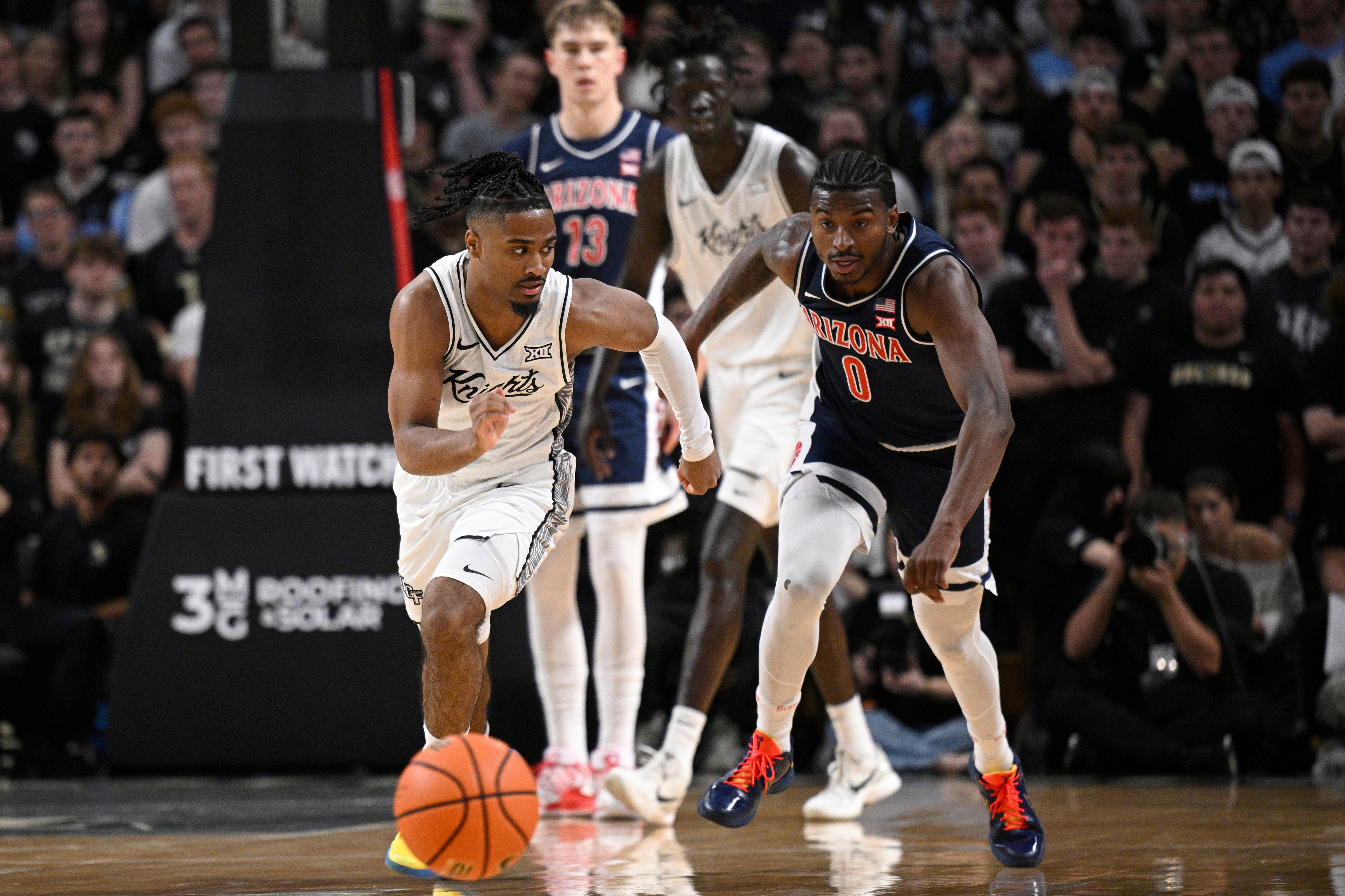 No. 1 Arizona's defense and 23 points from Jaden Bradley help beat