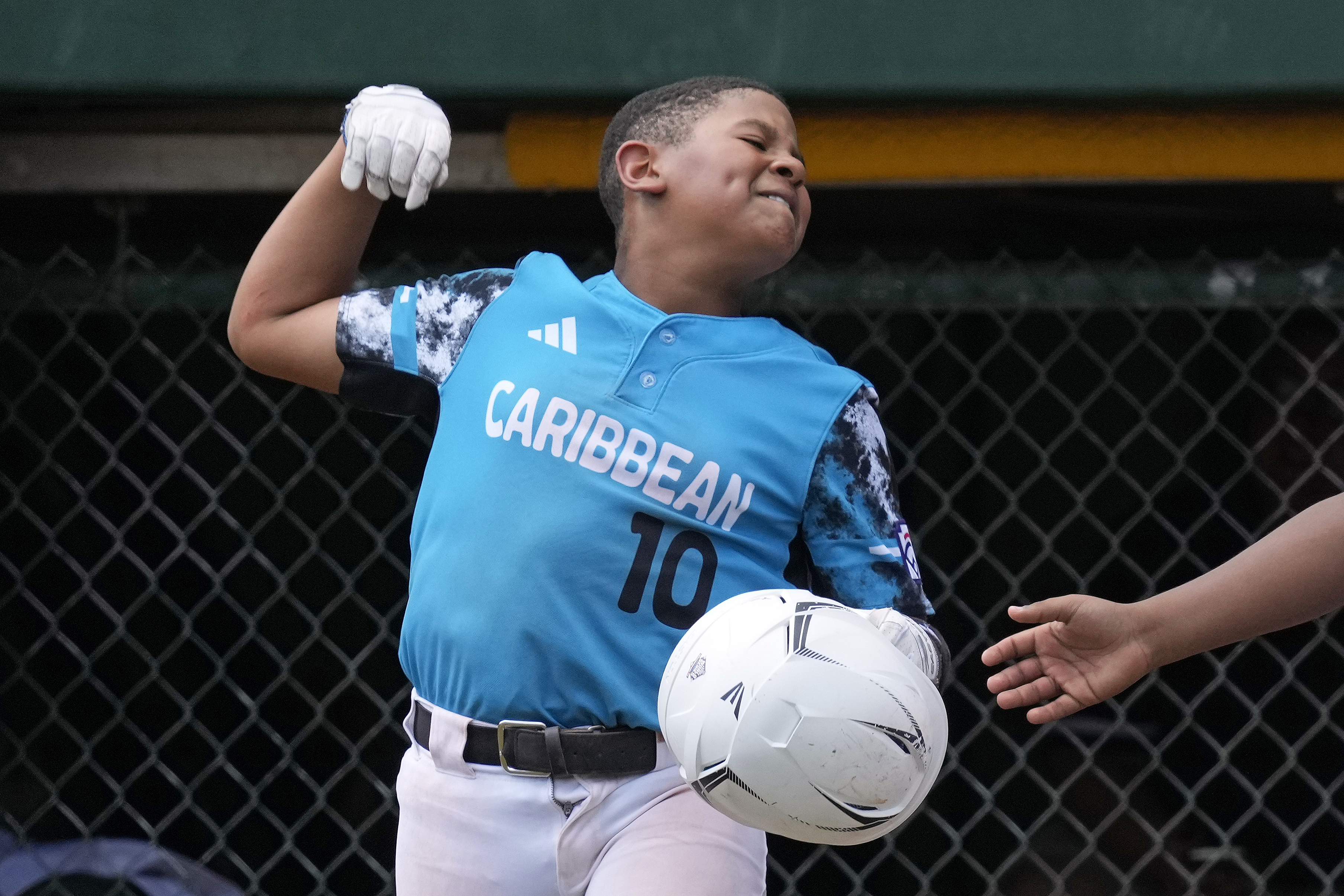 Taiwan looks tough at Little League World Series with star Fan