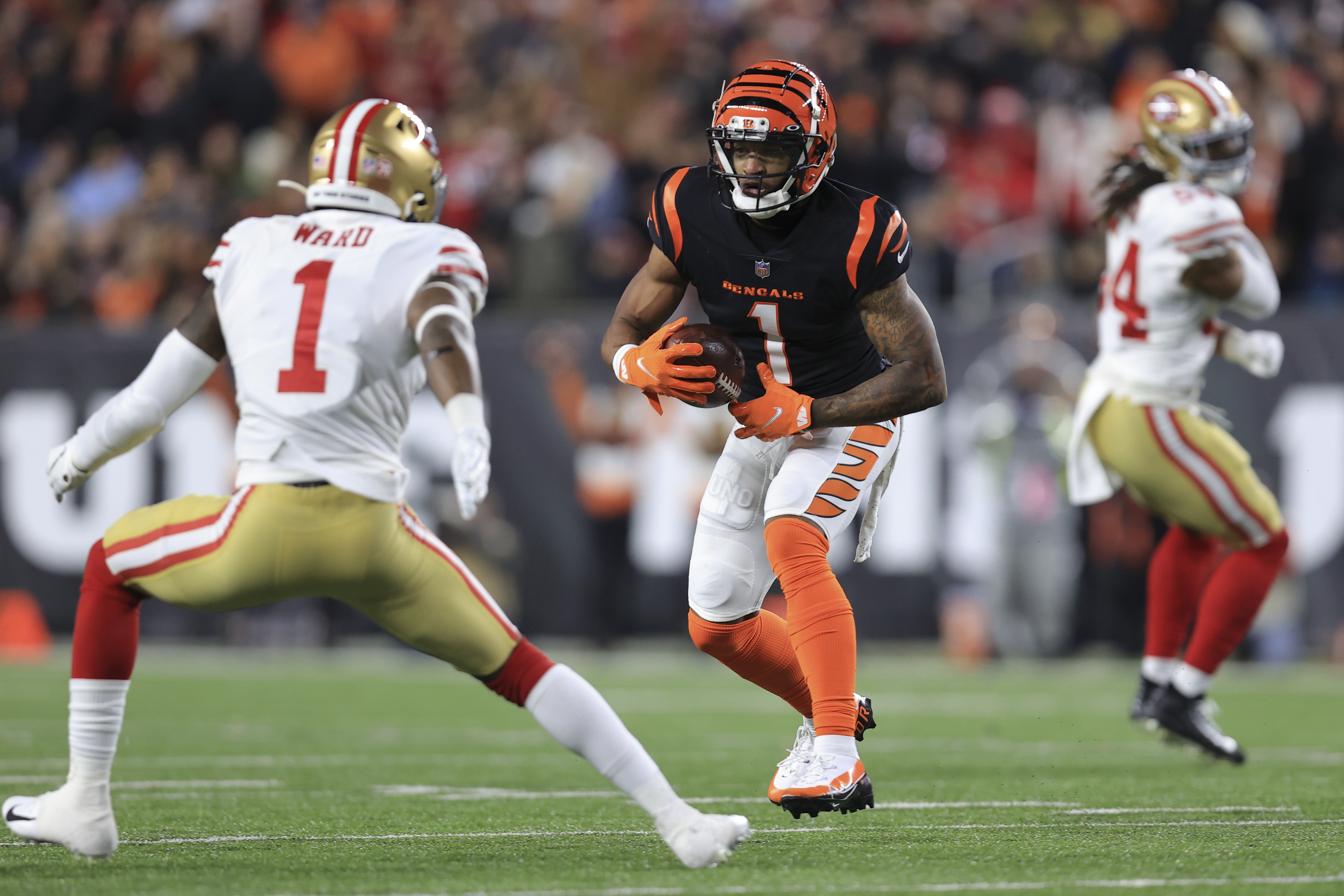 Garoppolo throws 3 TDs, 49ers roll over Bengals 41-17