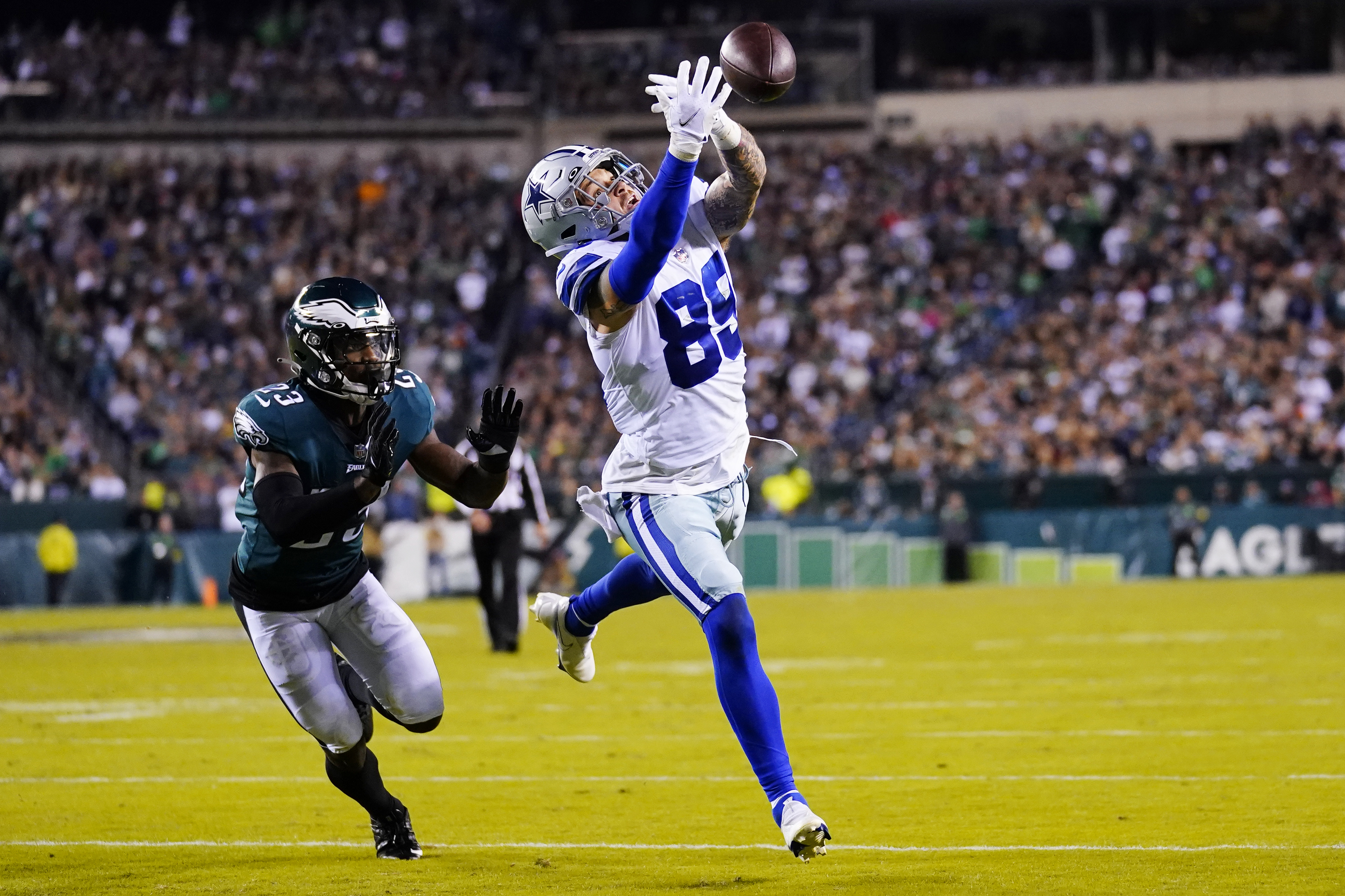 MONDAY HUDDLE: Cowboys loss in Philly likely ends any QB debate