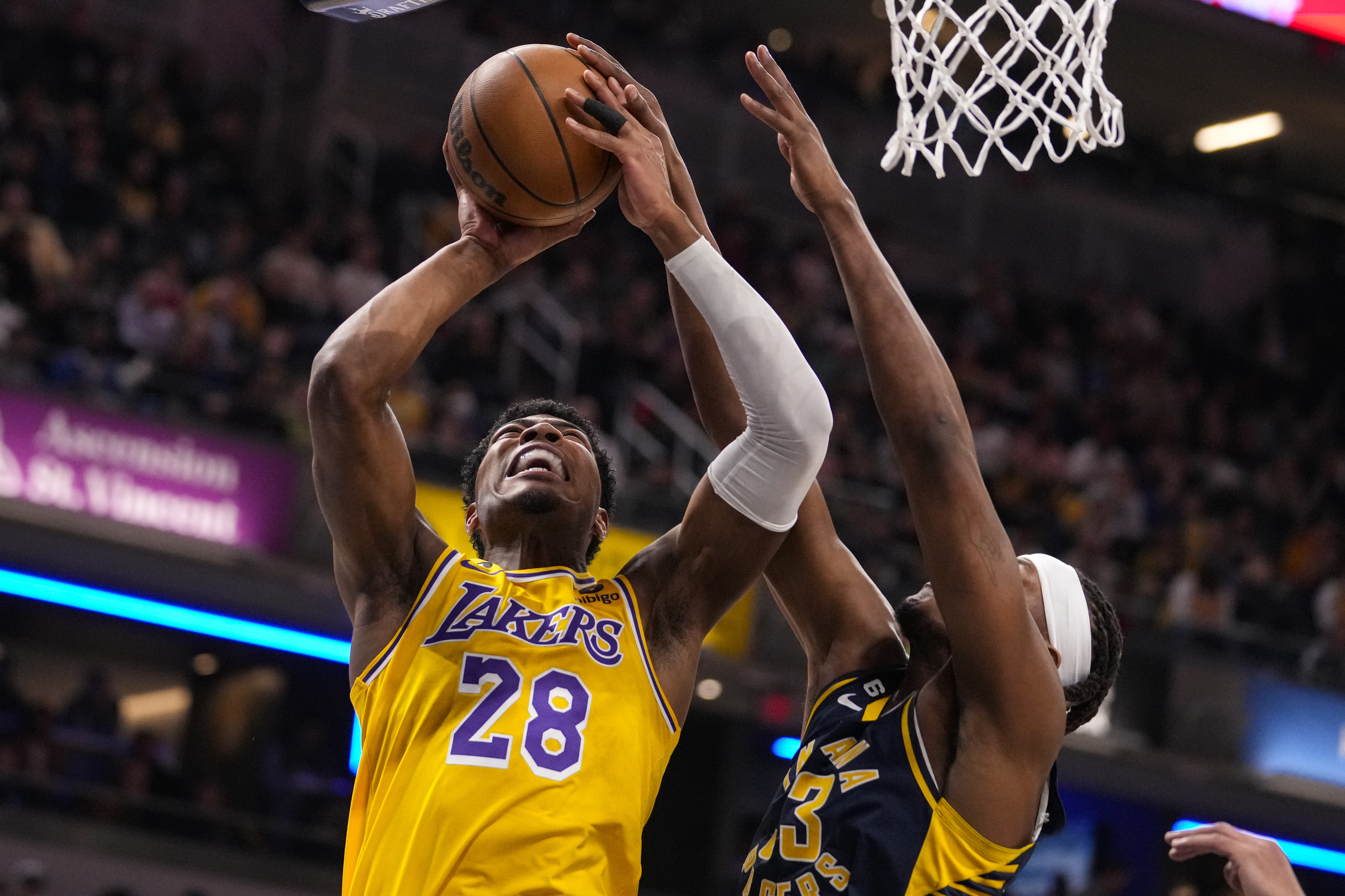 Buddy' Hield catches fire, scores 26 in loss to Lakers