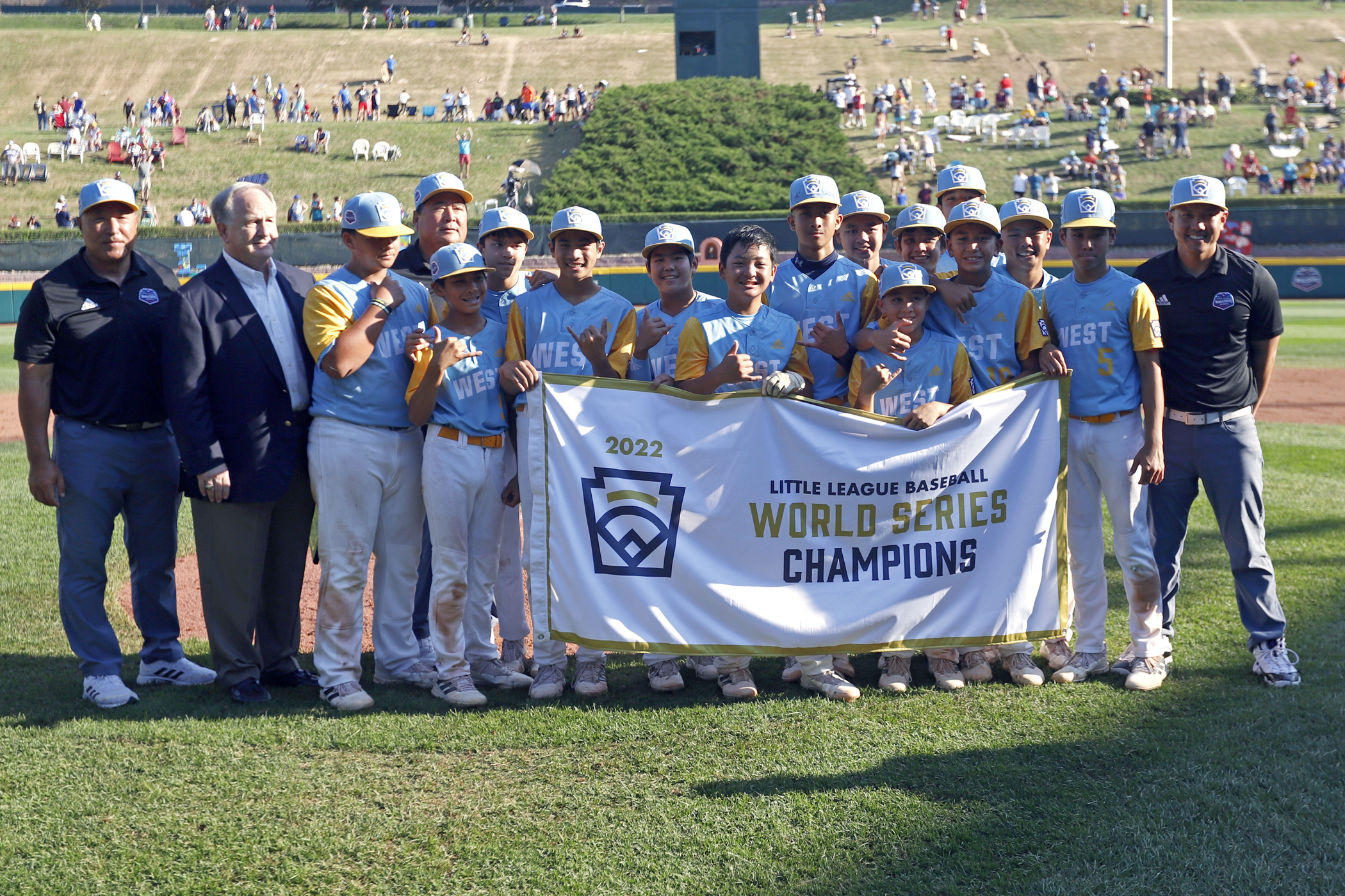 Hawaii defeats Curacao, 11-0; Wins Senior League Baseball World Series  Title - Little League