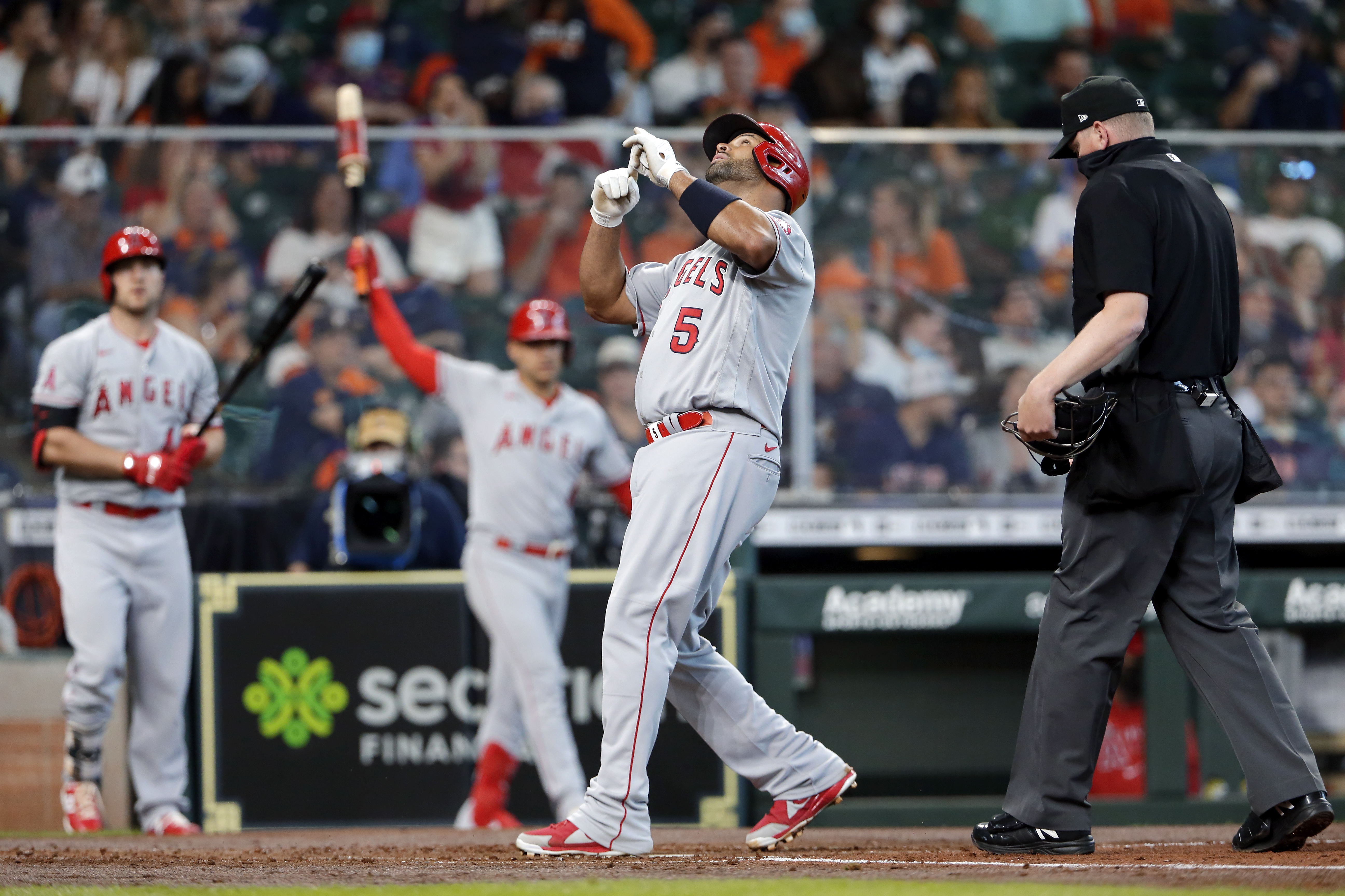 Emanuel goes 8 2/3 in relief in MLB debut, Astros bop Angels - The