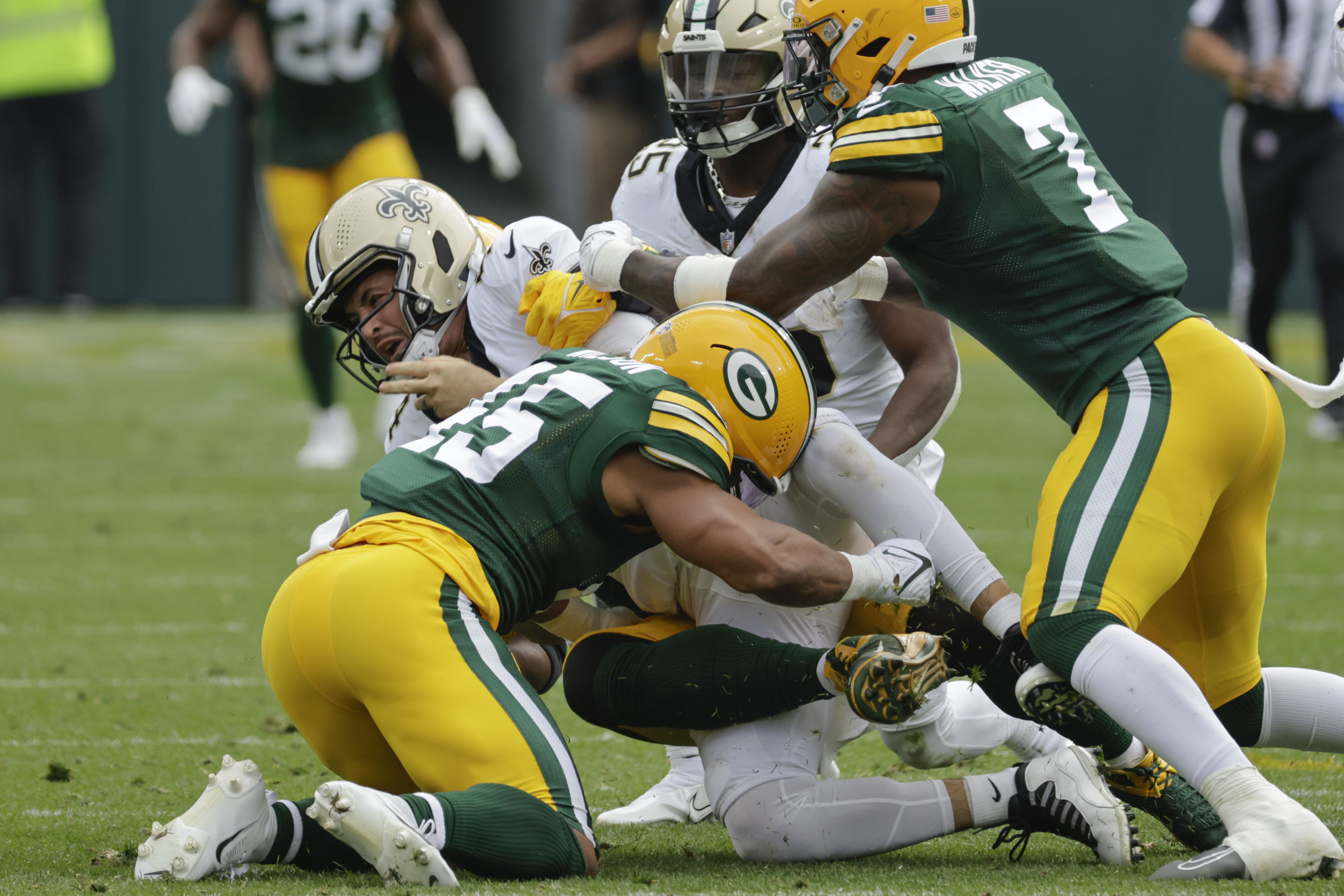 FINAL: Packers complete miraculous comeback, defeat Saints 18-17