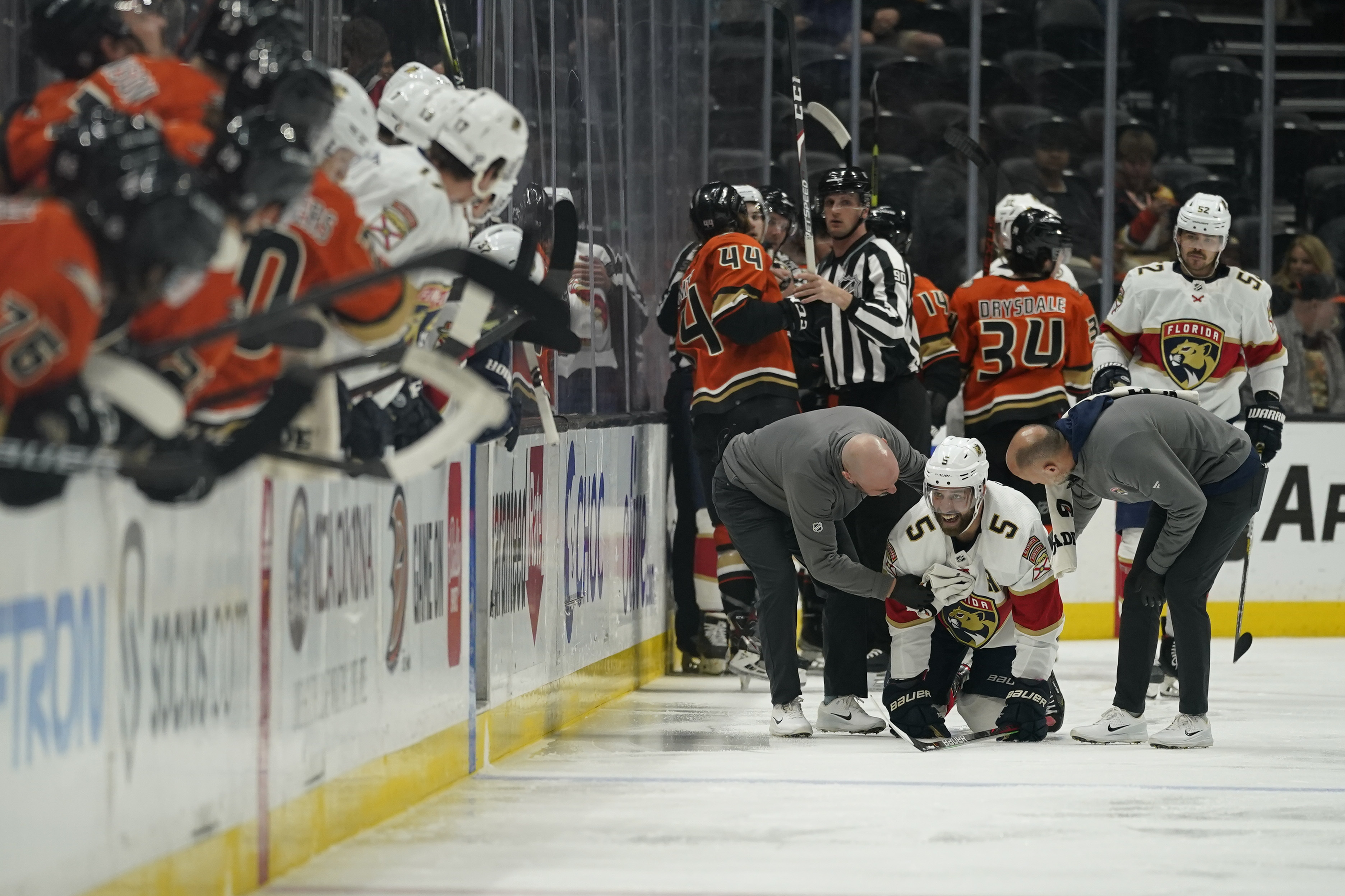 German Rubtsov celebrates with the Philadelphia Flyers after being