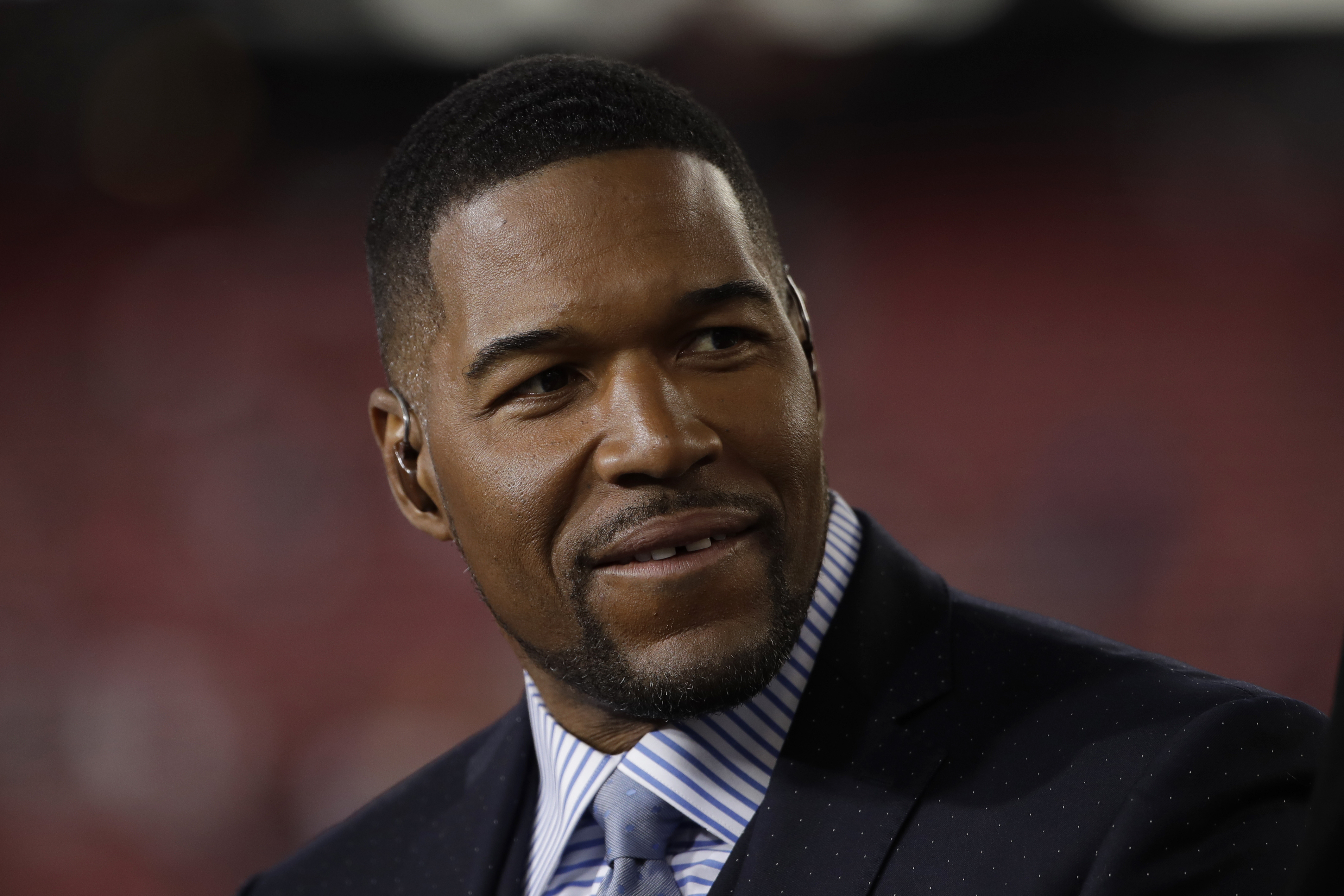 Strahan wonders why Giants took so long to retire 92 jersey