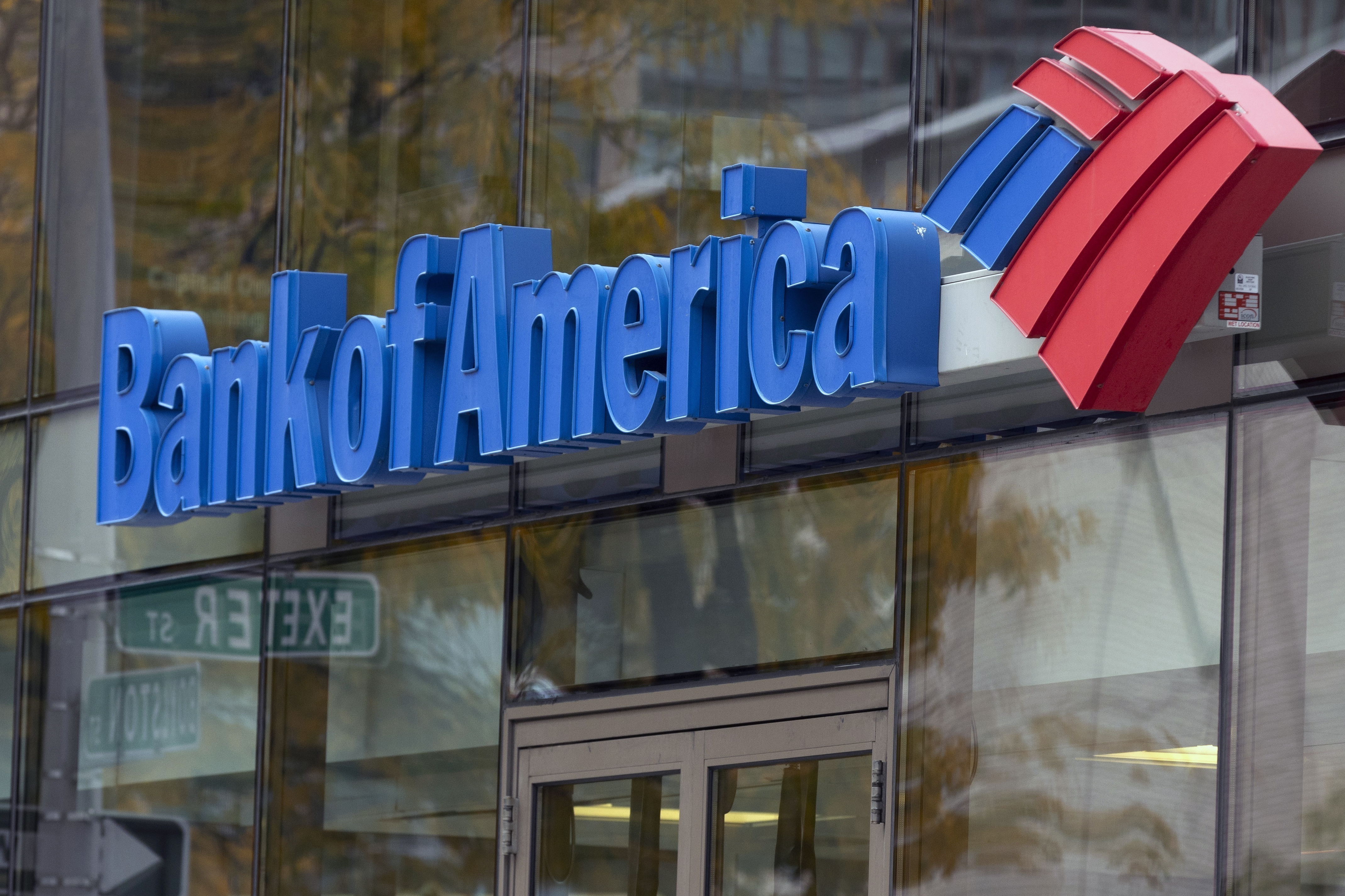 Bank of America profits grow 15 avoids industry crisis