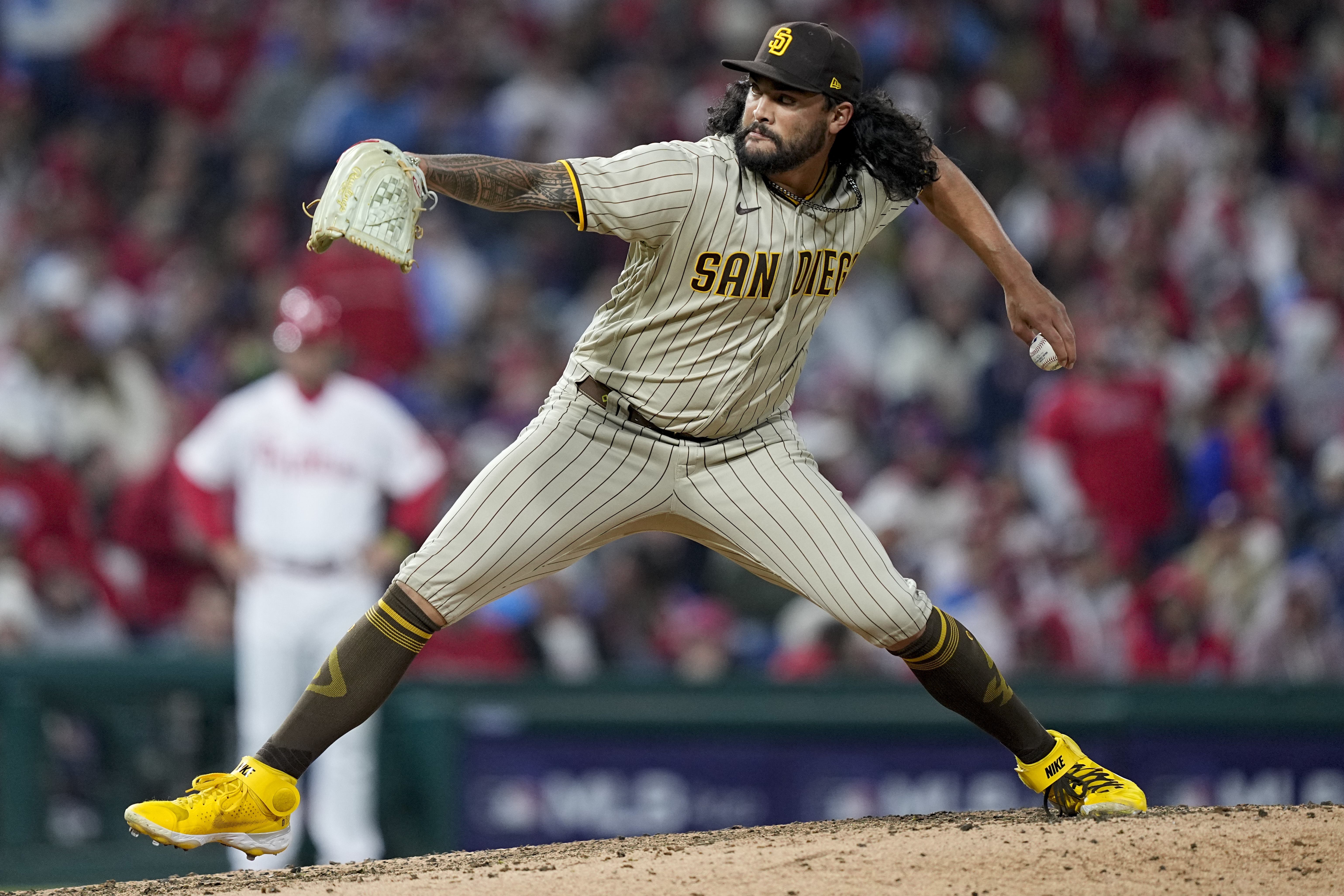 Pads pitchers Clevinger, Manaea tagged by Phils in NLCS loss