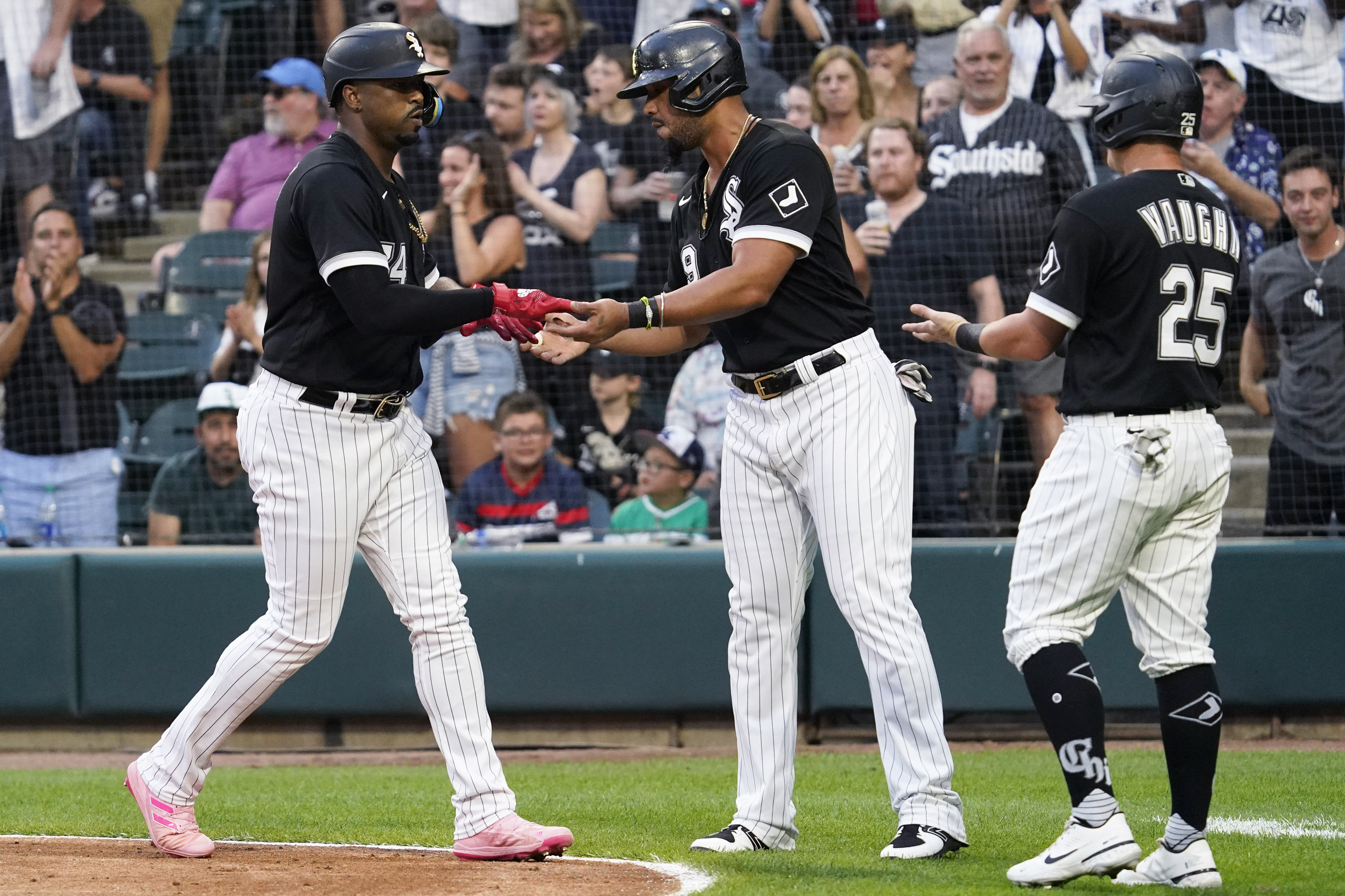 Cease takes no-hitter into 9th, White Sox rout Twins 13-0