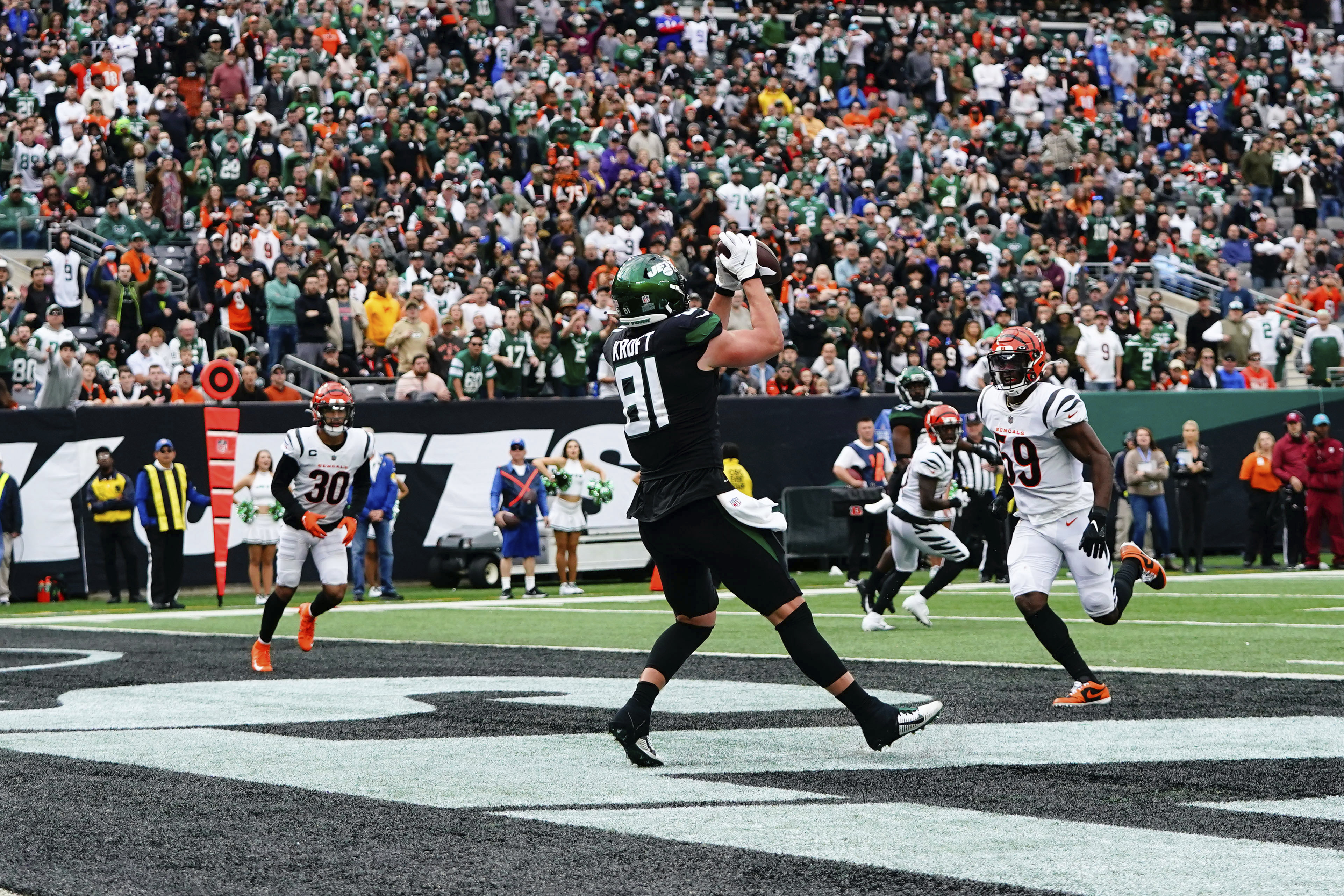 East Rutherford, New Jersey, USA. 31st Oct, 2021. Cincinnati Bengals  quarterback JOE BURROW (9) is seen at MetLife Stadium in East Rutherford  New Jersey New York comes from behind to defeat Cincinnati