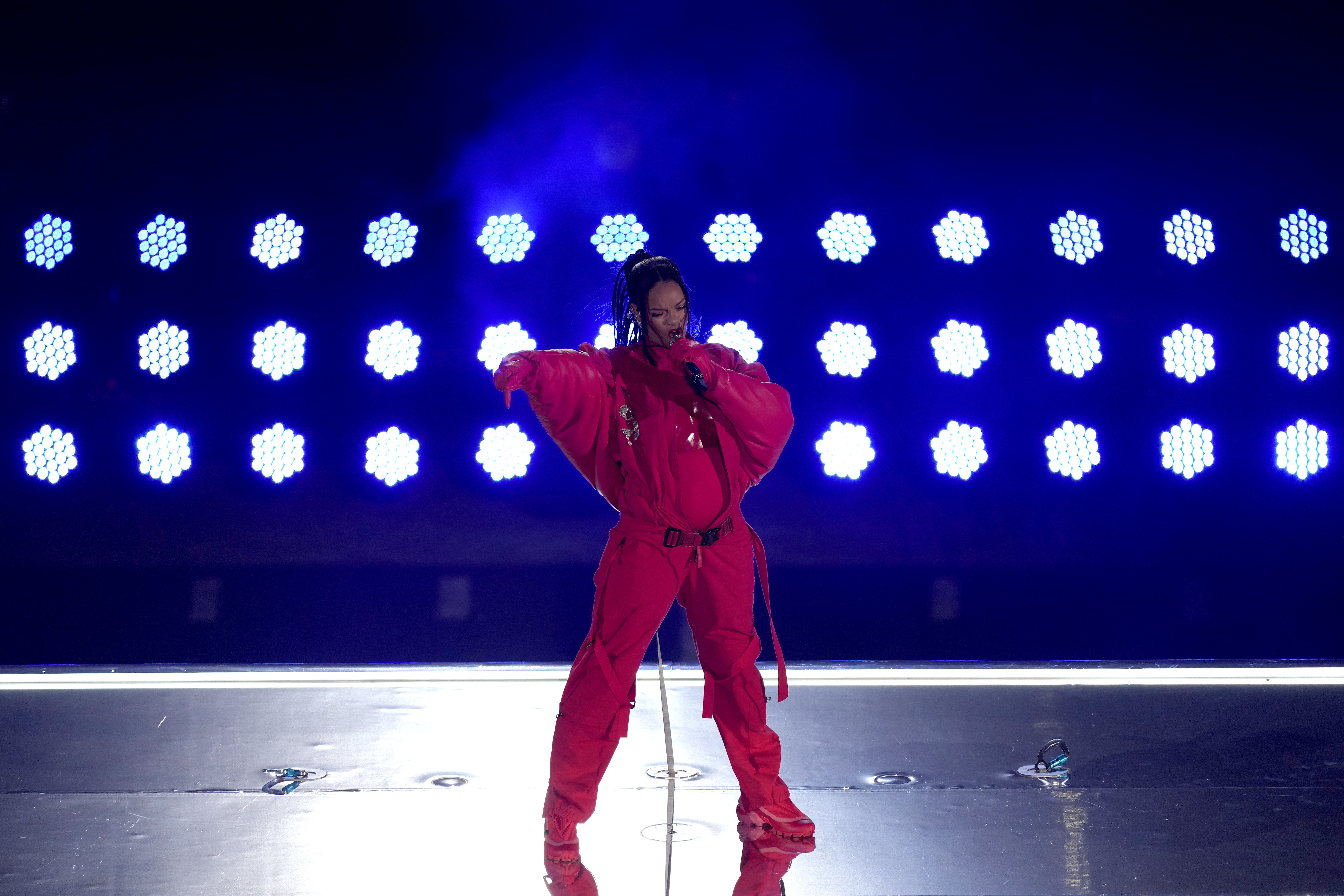 Pregnant Rihanna soars in Super Bowl halftime performance – The