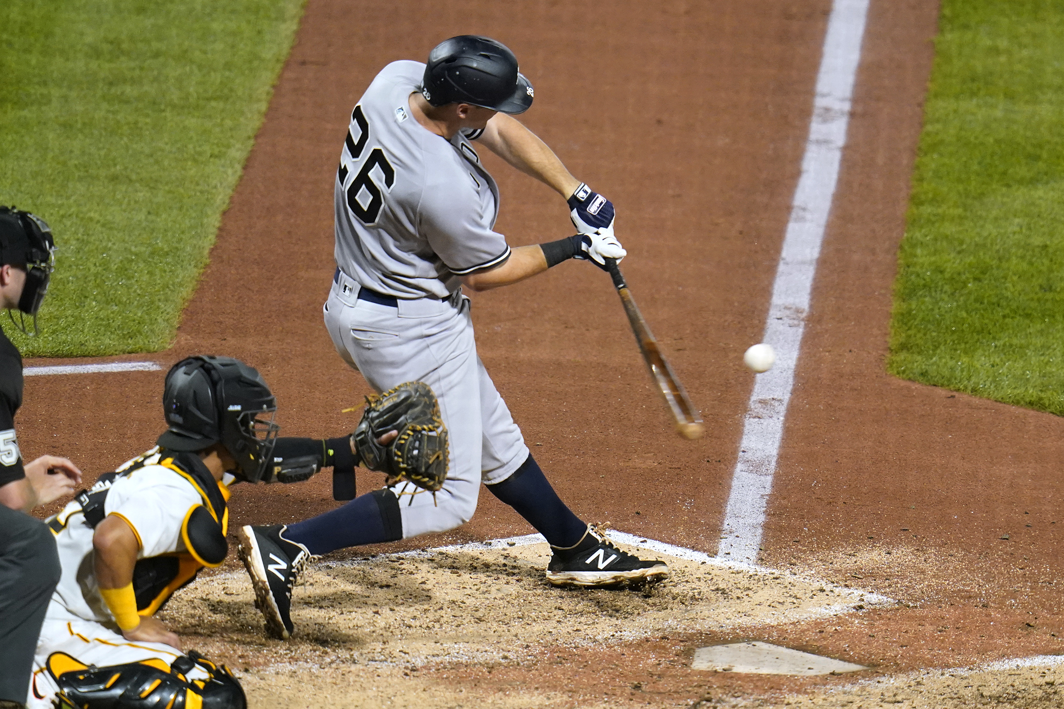 Aaron Judge, Aaron Hicks hit grand slams as Yankees pound Pirates