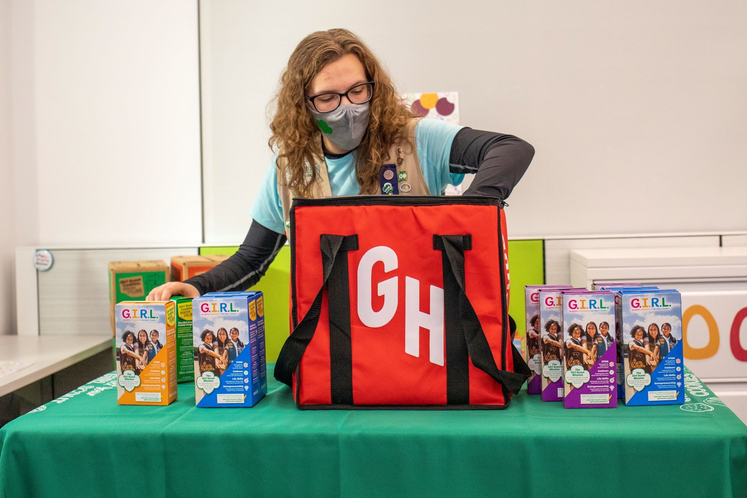 Rejoice Sugar Fiends This Year You Can Order Girl Scout Cookies Online And On Grubhub
