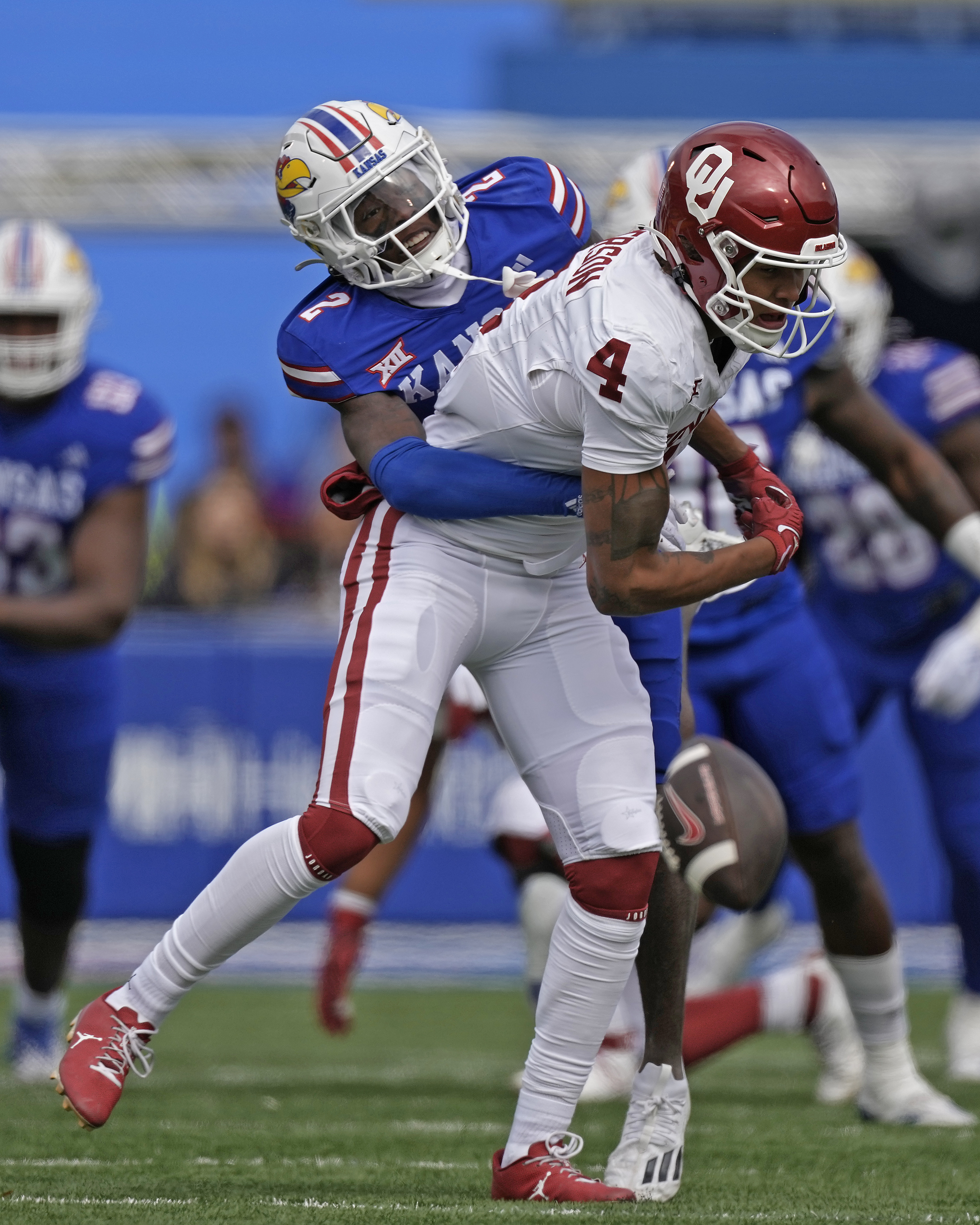 Neal scores go-ahead TD with 55 seconds left, KU holds on to beat No. 6  Oklahoma 38-33 – WKRG News 5