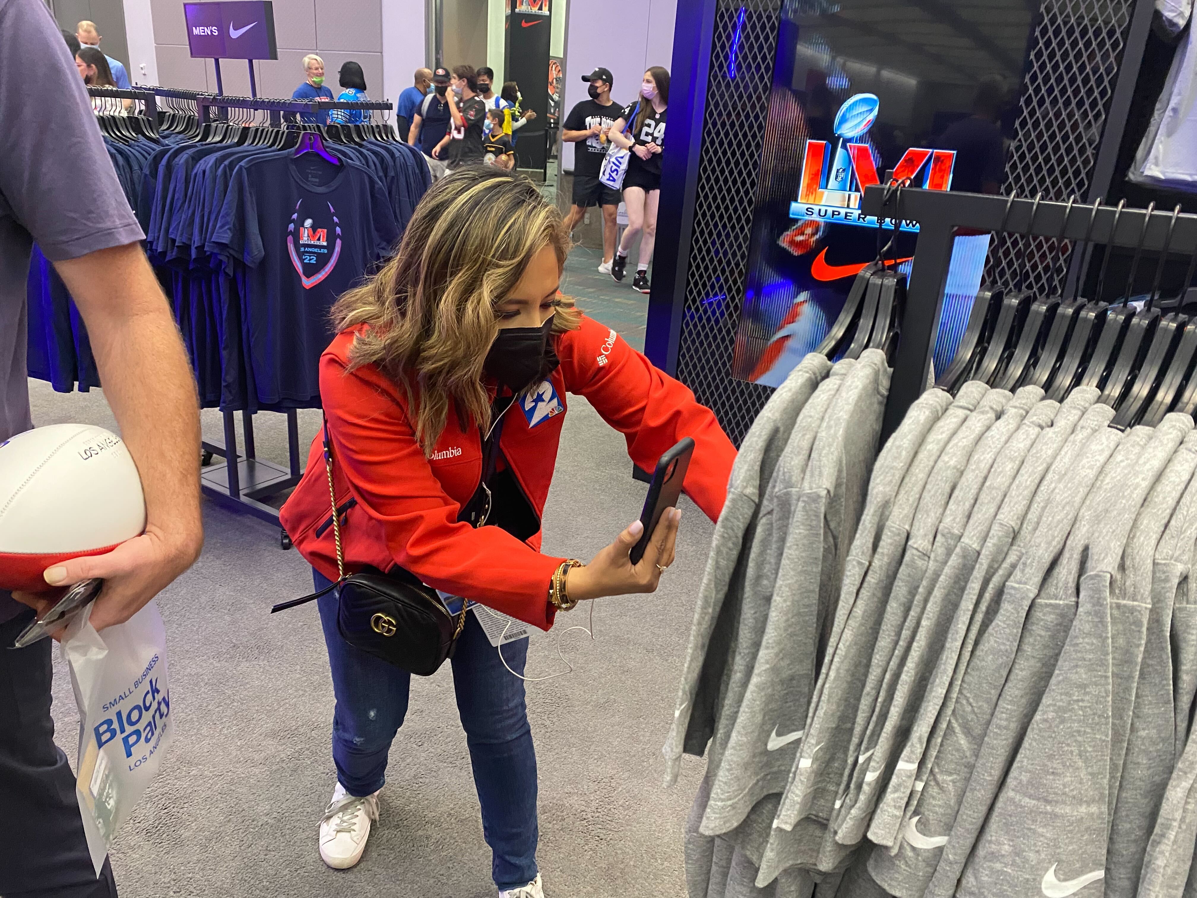 Insiders go on virtual Super Bowl shopping trip with KPRC 2 anchor Daniella  Guzman