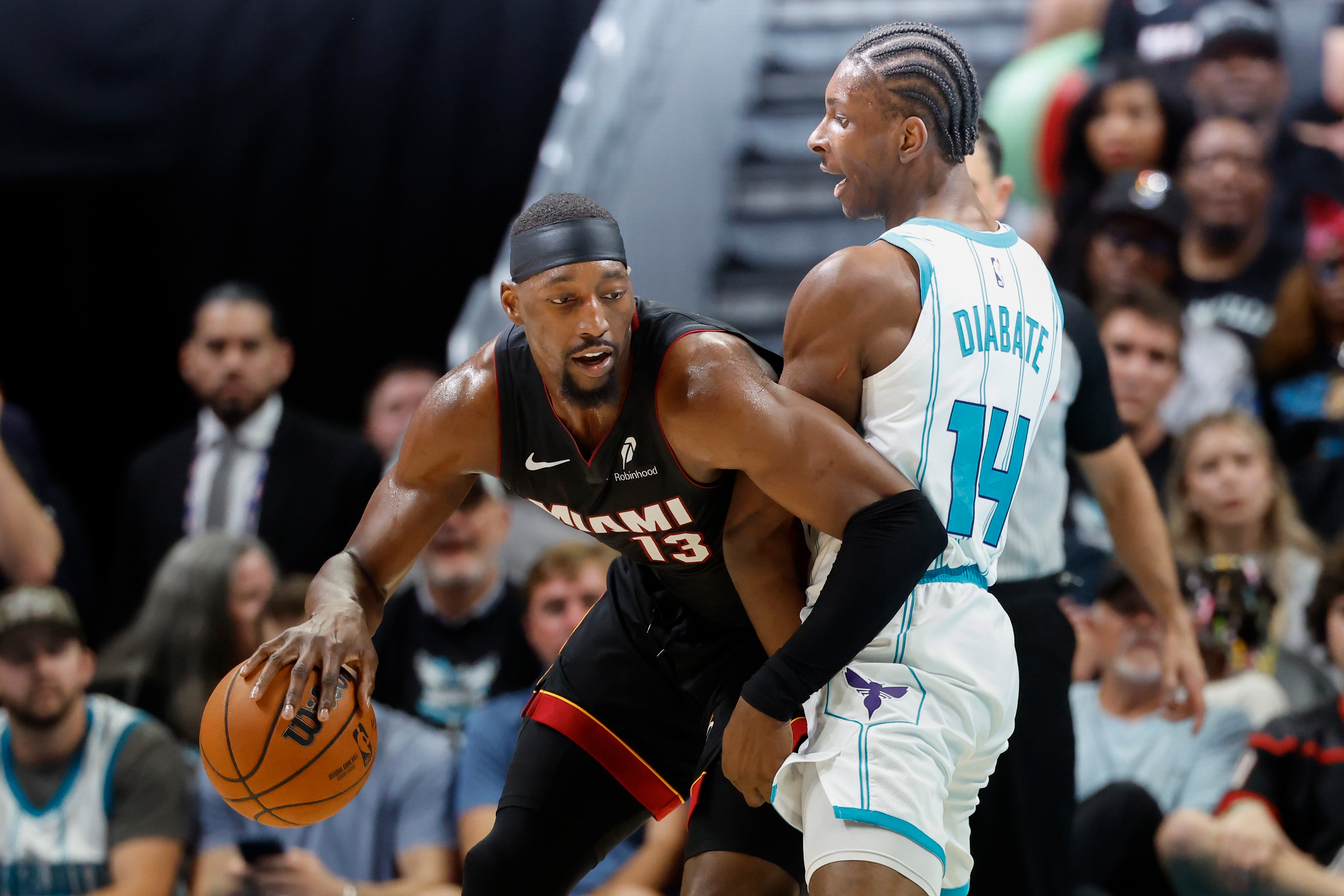 LaMelo Ball's layup, Miles Bridges' block at buzzer give Hornets