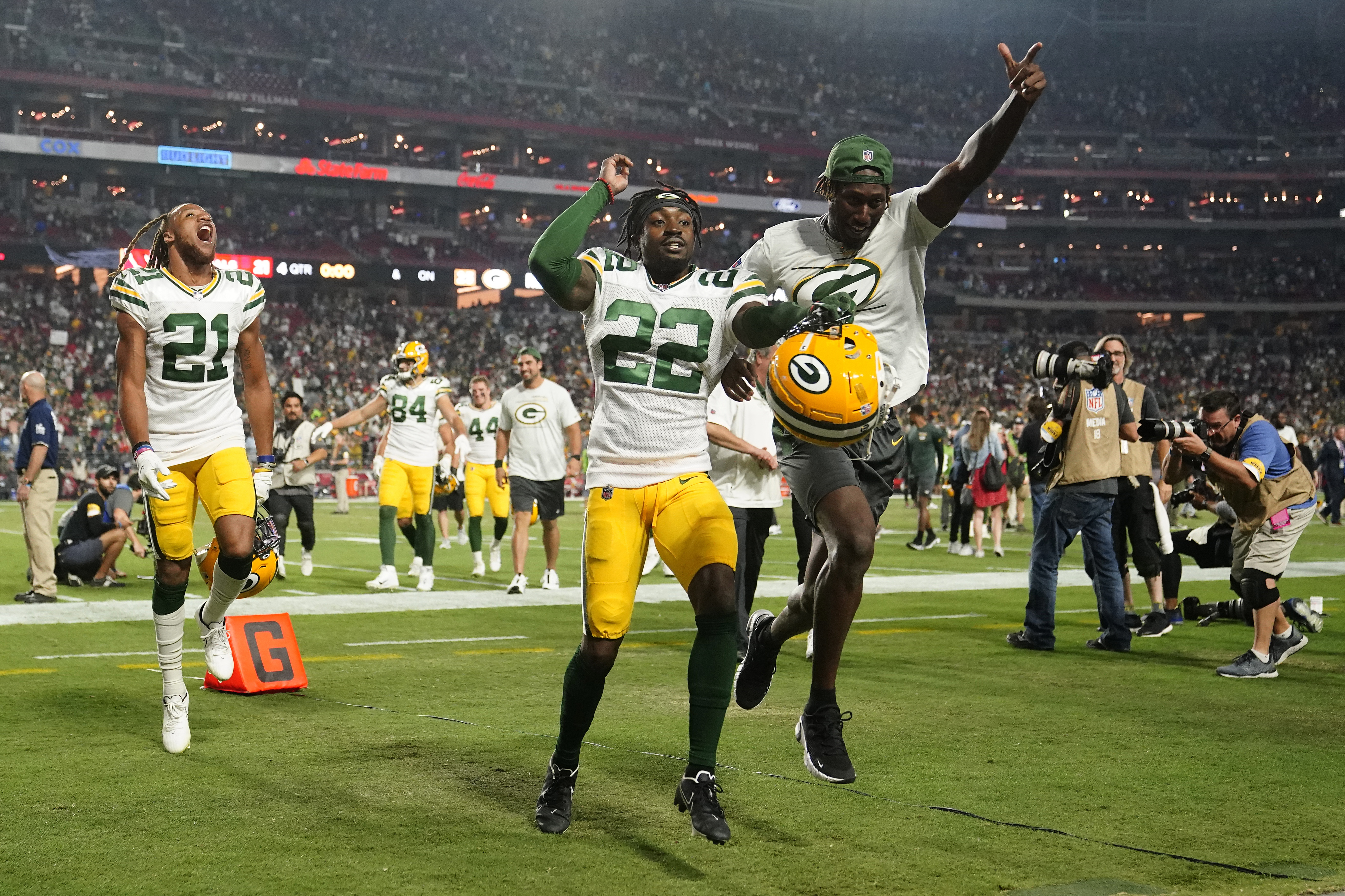 Packers' endzone interception ends thriller – and Cardinals' unbeaten  record, NFL