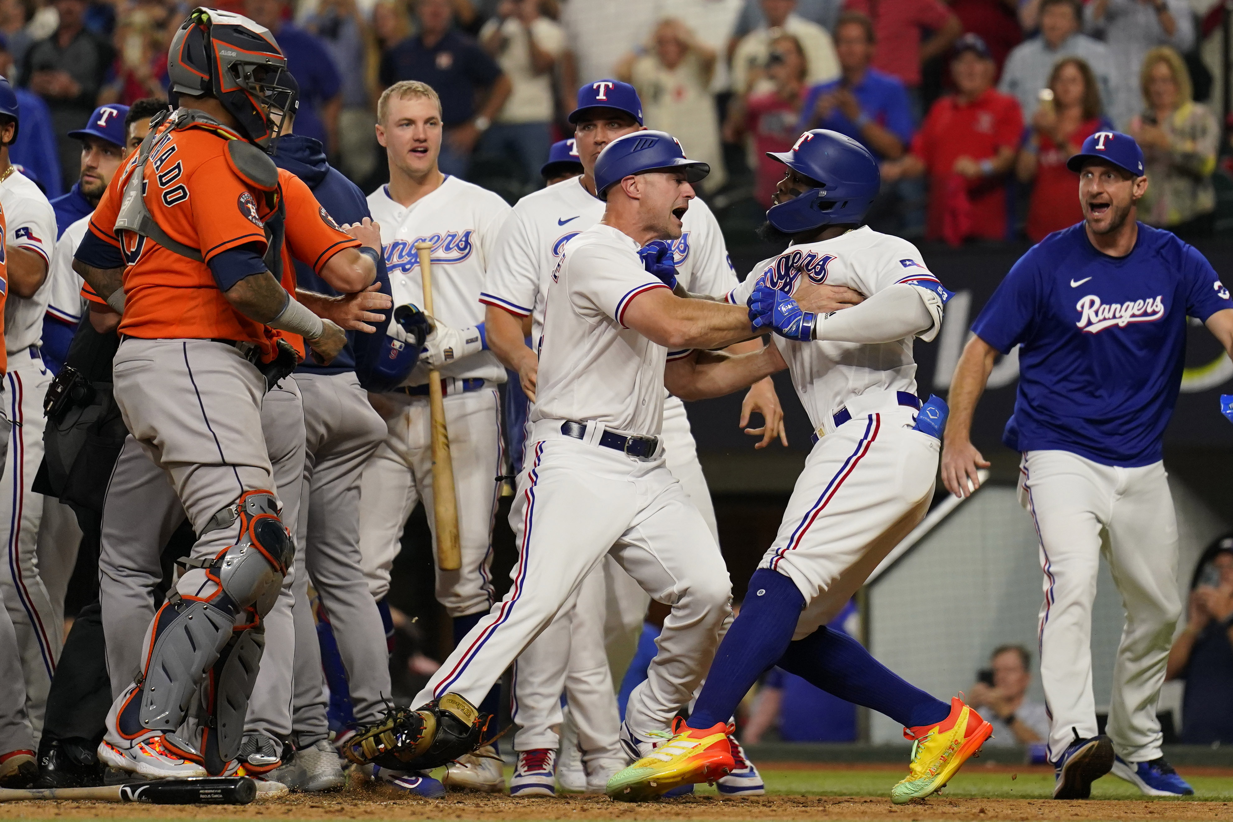 Jose Abreu's Breakout Game Puts Astros on Brink of Extending ALCS