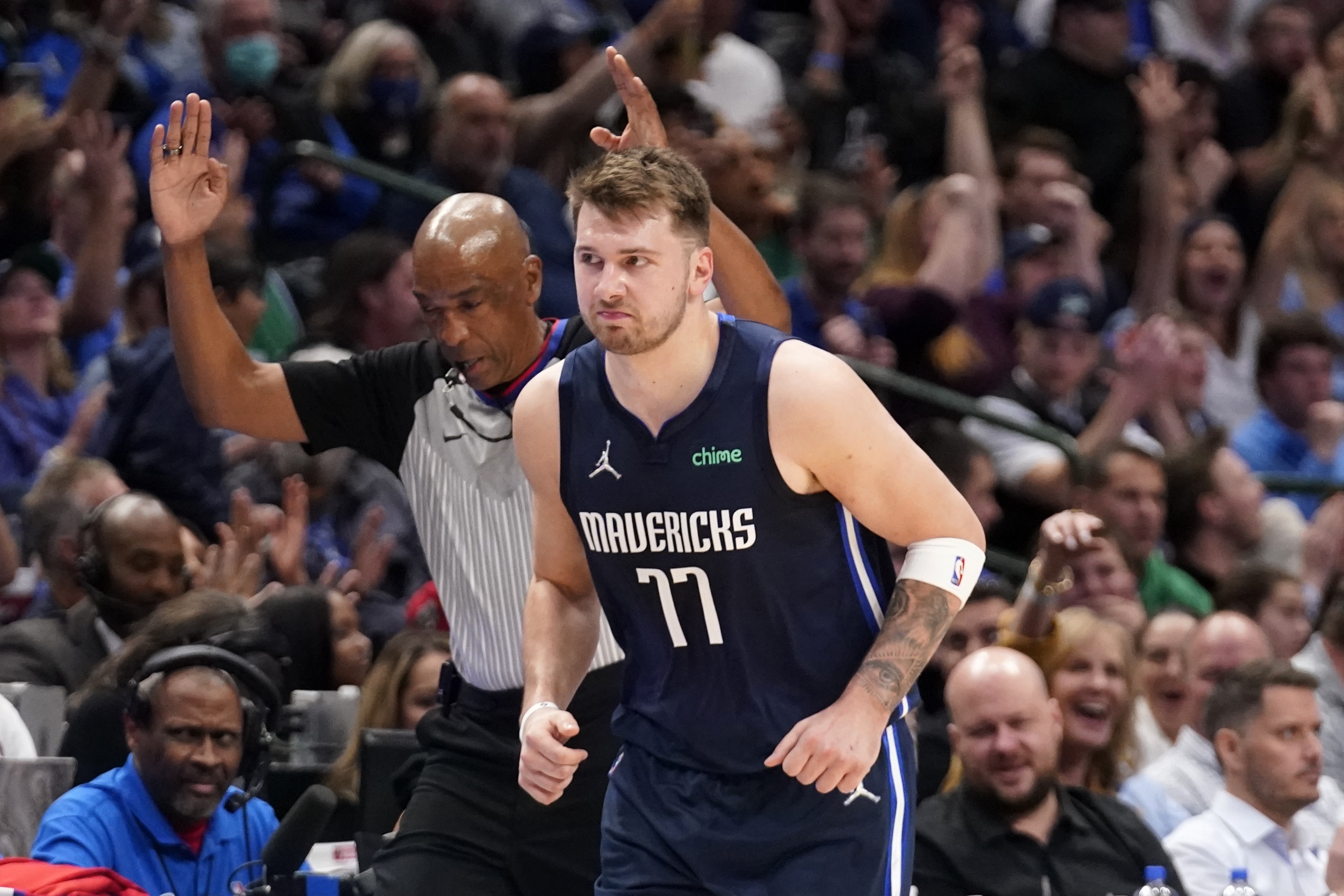 Doncic has 39 points, 11 rebounds, 16th tech in Mavs' win