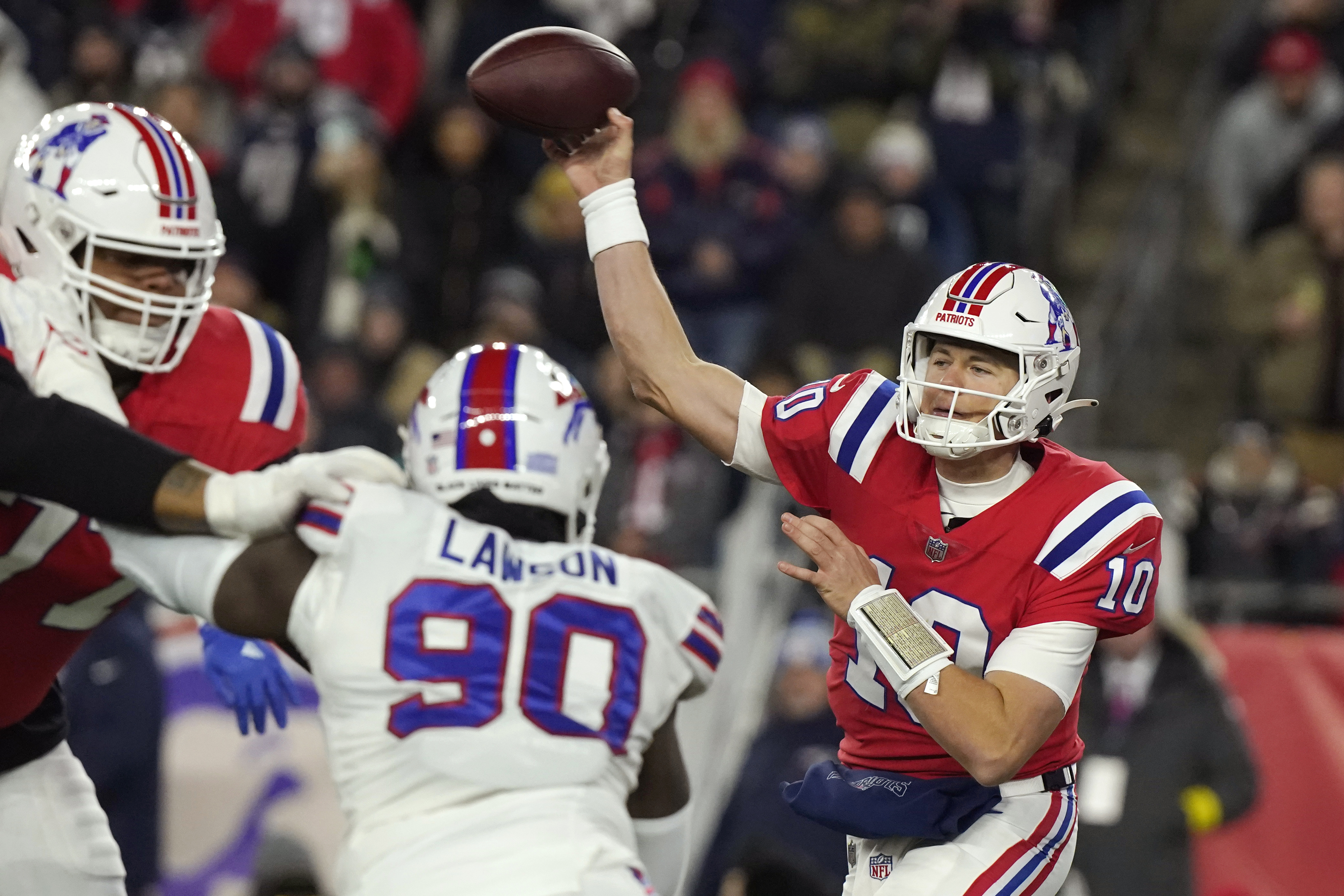 Josh Allen throws five TDs to lead Bills past Patriots